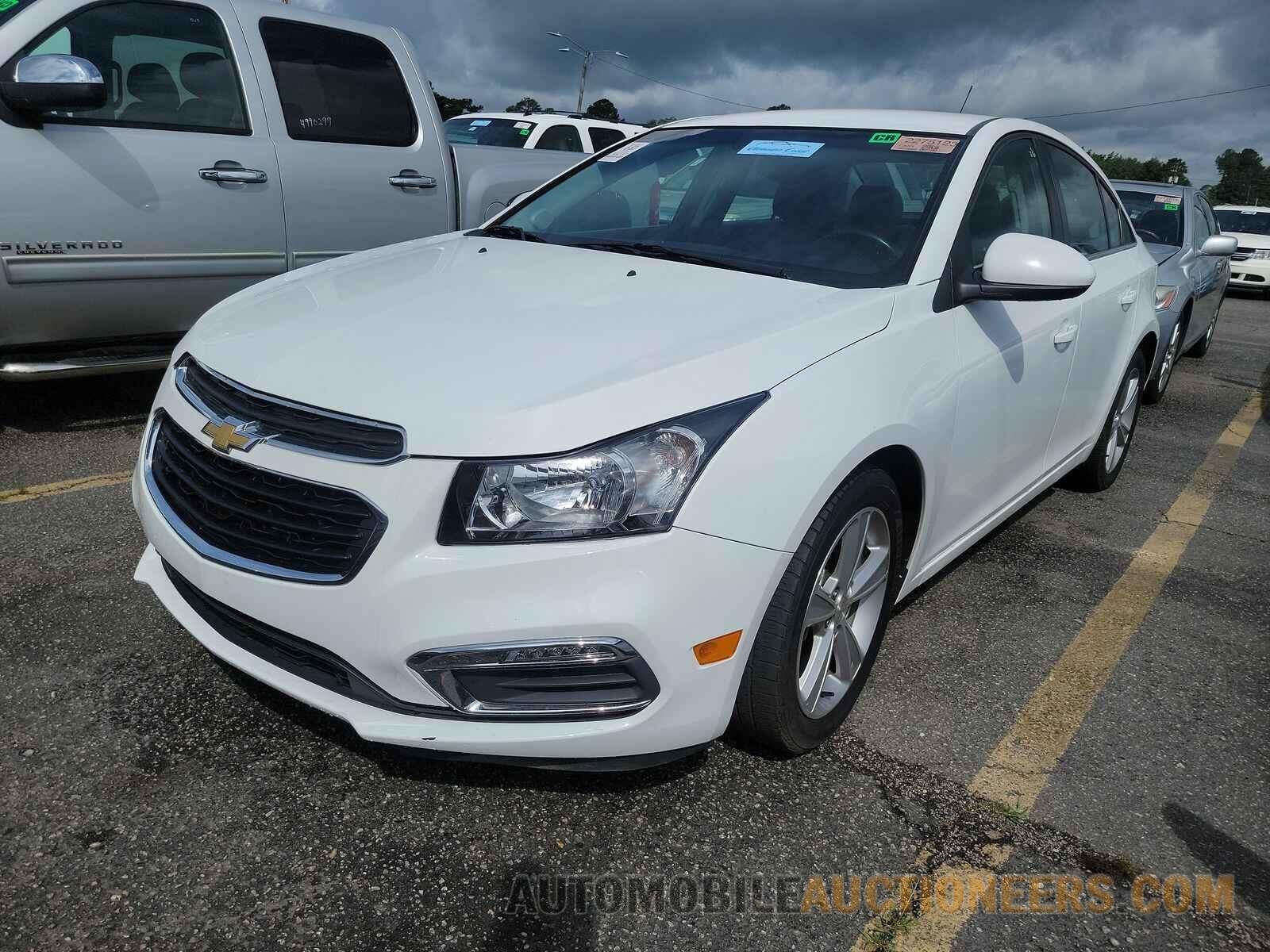 1G1PE5SB6F7182985 Chevrolet Cruze 2015