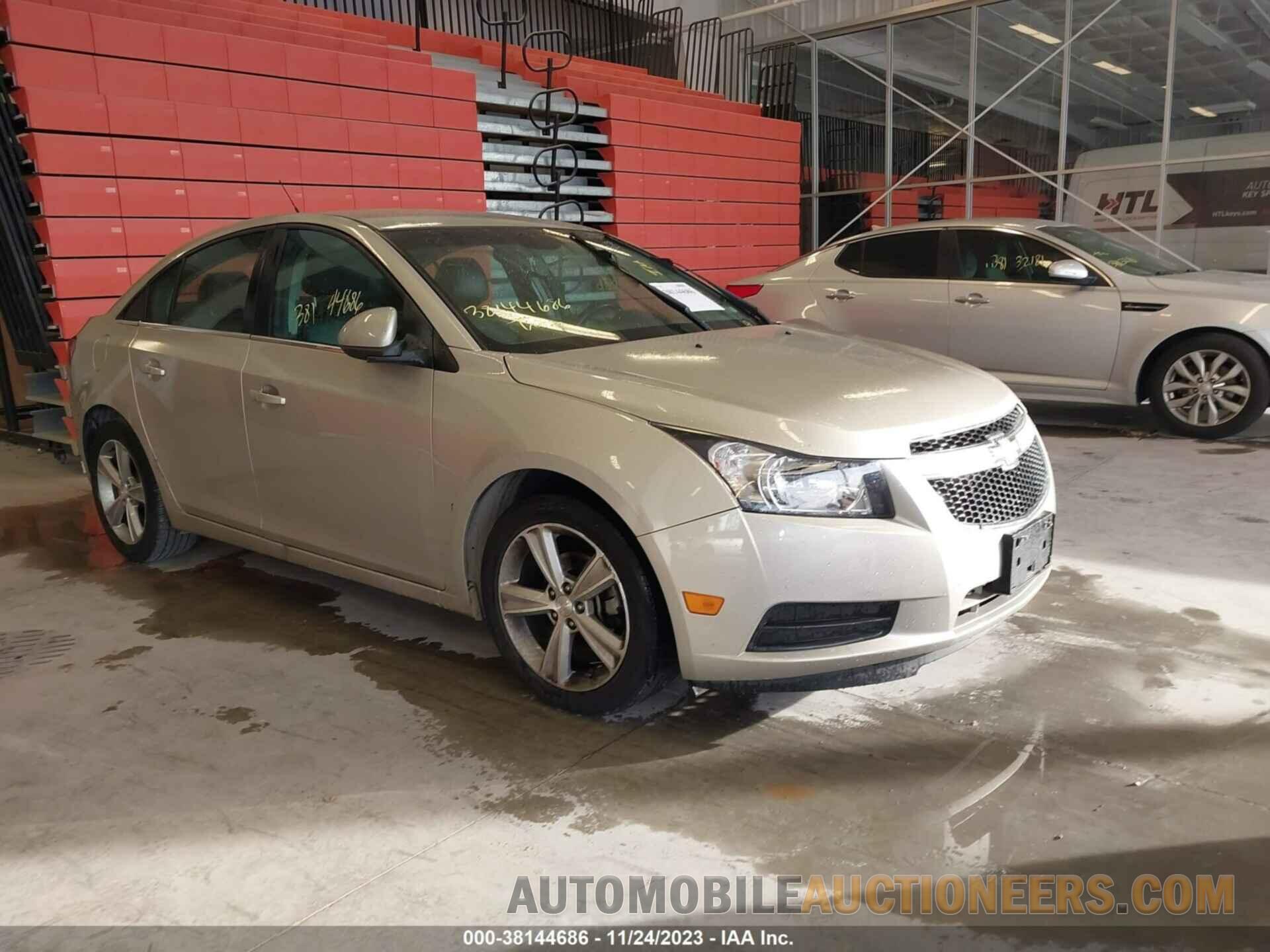 1G1PE5SB9D7293639 CHEVROLET CRUZE 2013