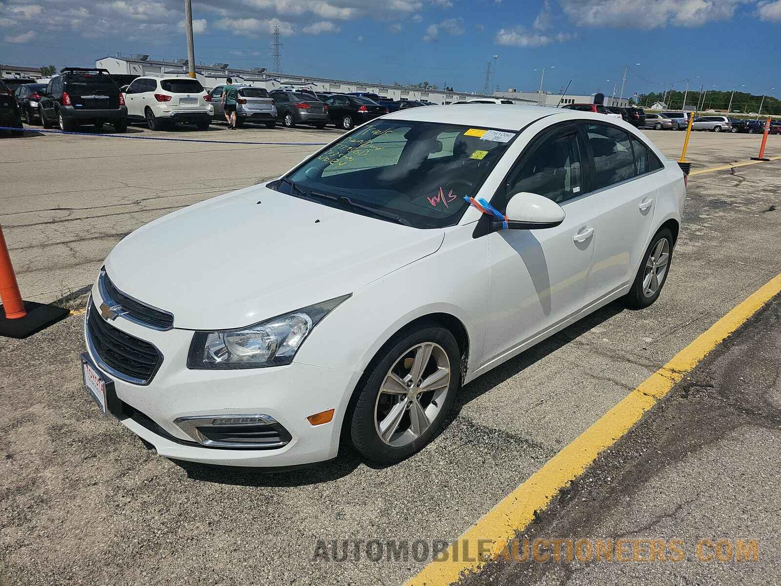 1G1PE5SBXF7180415 Chevrolet Cruze 2015