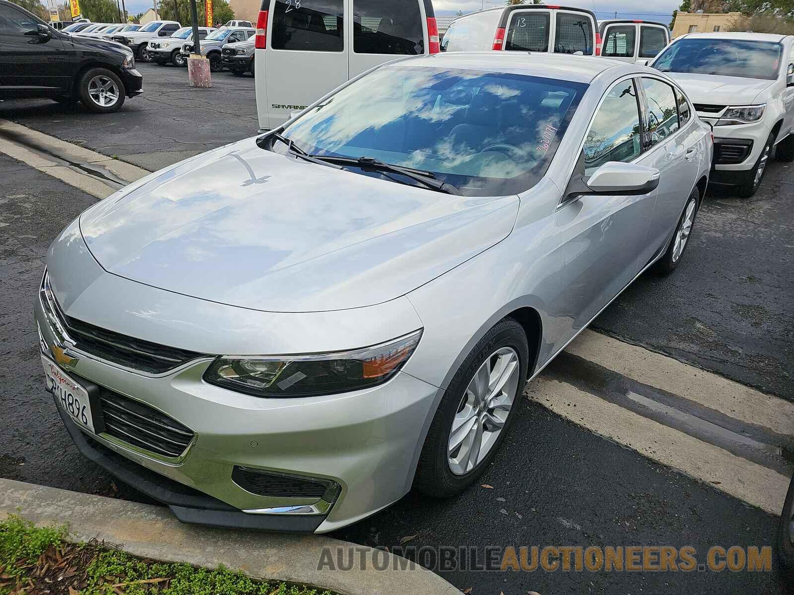 1G1ZD5ST0JF274726 Chevrolet Malibu LT 2018