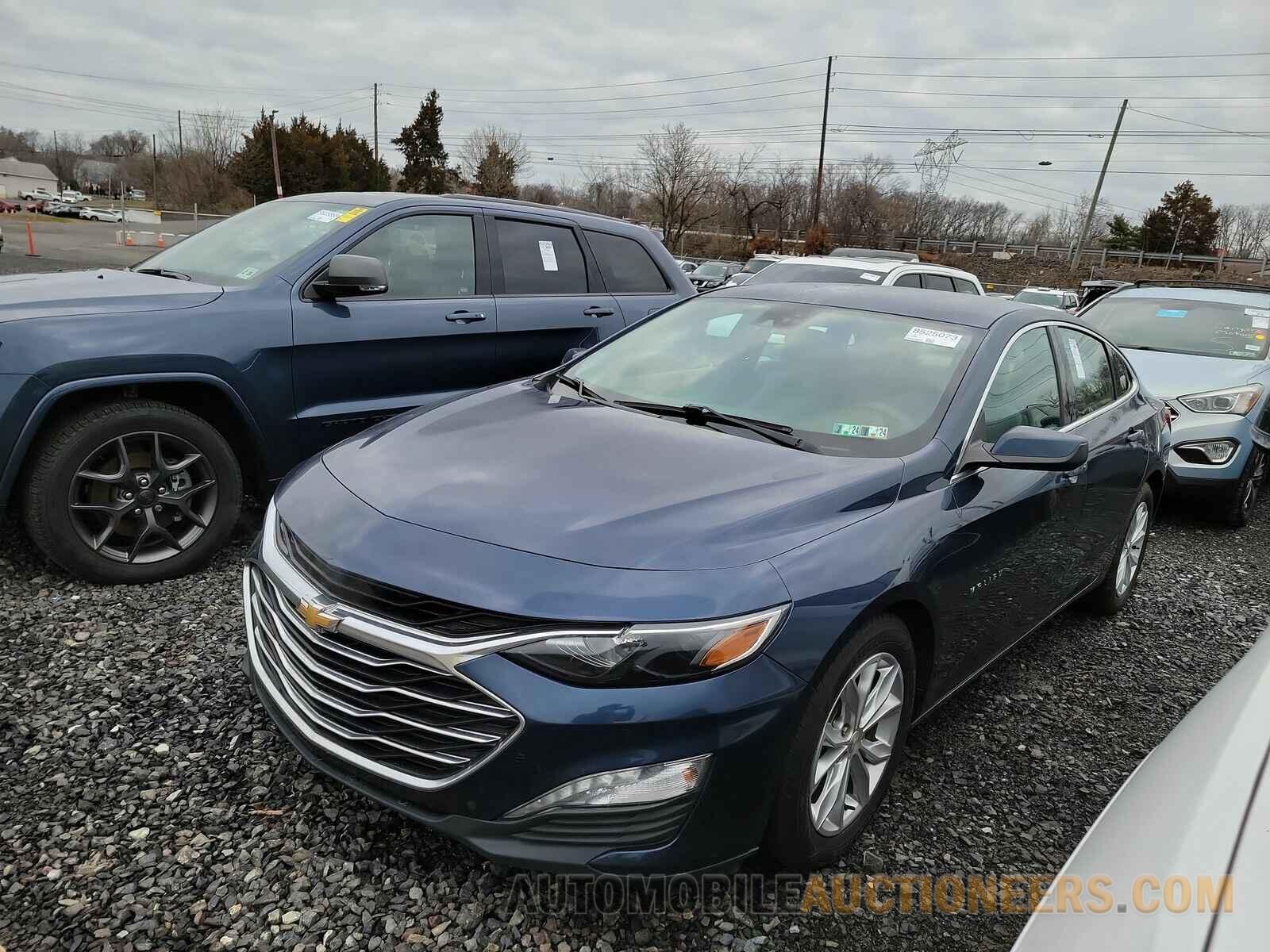 1G1ZD5ST0KF194053 Chevrolet Malibu LT 2019