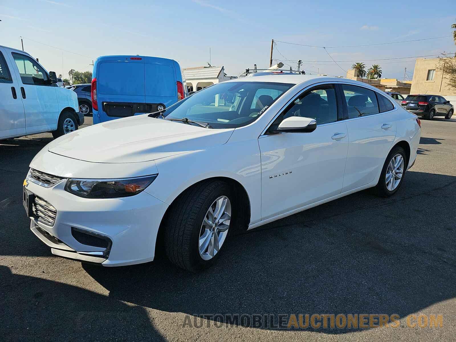 1G1ZD5ST2JF149243 Chevrolet Malibu LT 2018