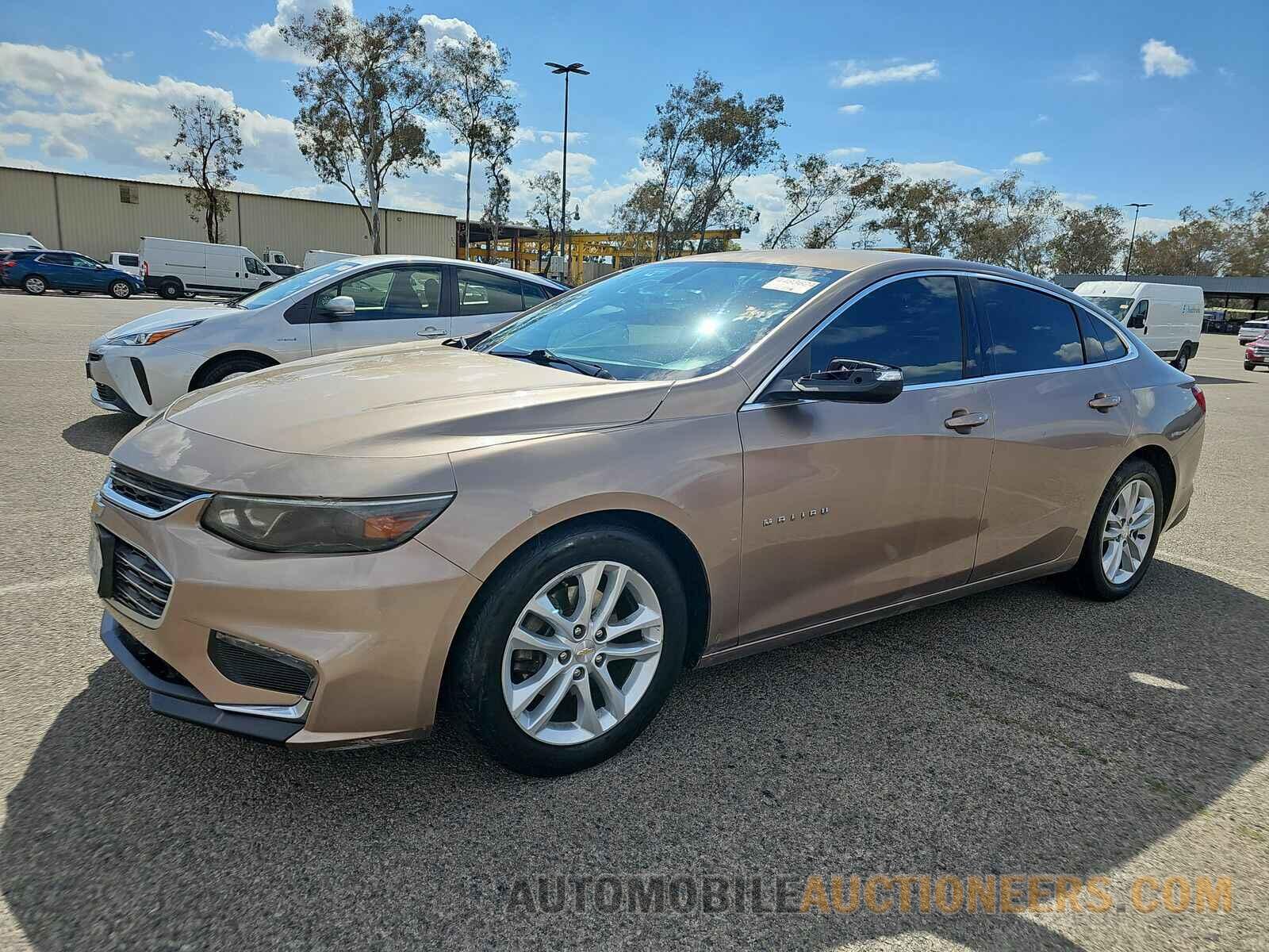 1G1ZD5ST6JF142019 Chevrolet Malibu LT 2018