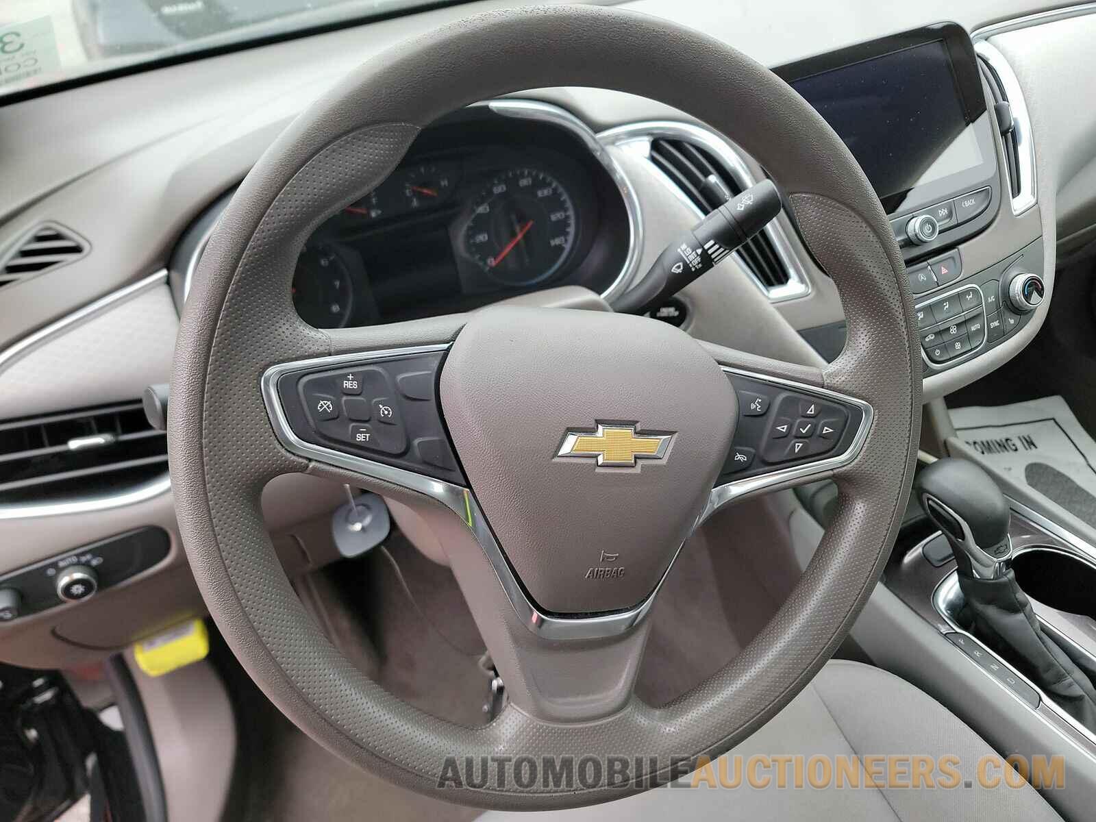 1G1ZD5ST6MF020796 Chevrolet Malibu LT 2021