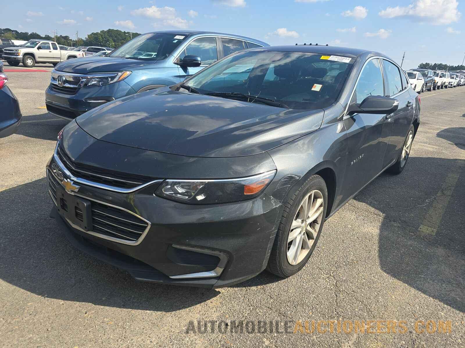 1G1ZD5ST7JF256692 Chevrolet Malibu LT 2018