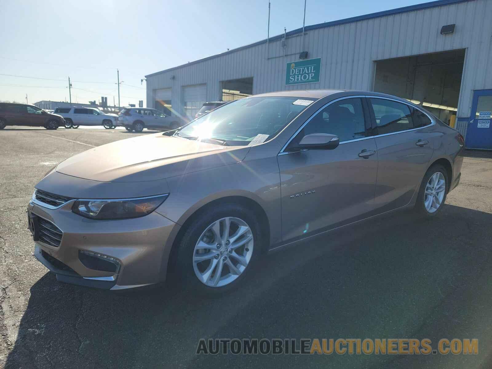 1G1ZD5ST8JF158805 Chevrolet Malibu LT 2018