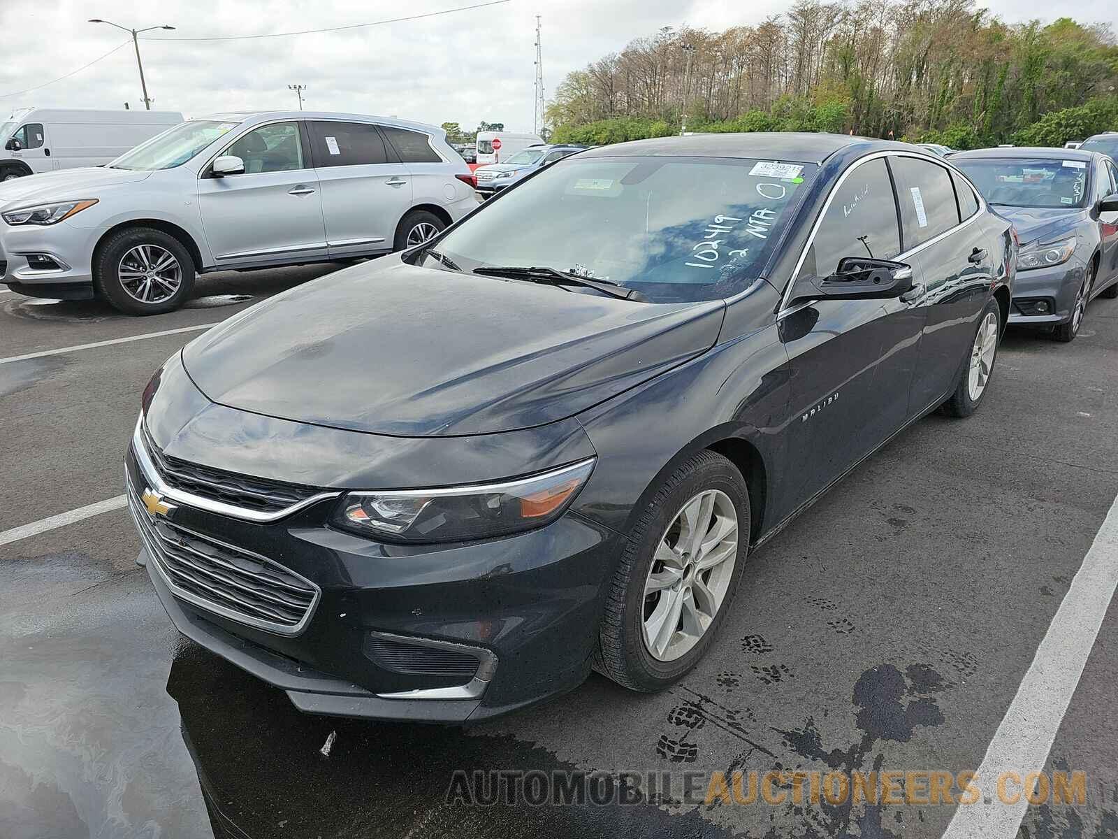 1G1ZE5STXHF102419 Chevrolet Malibu LT 2017