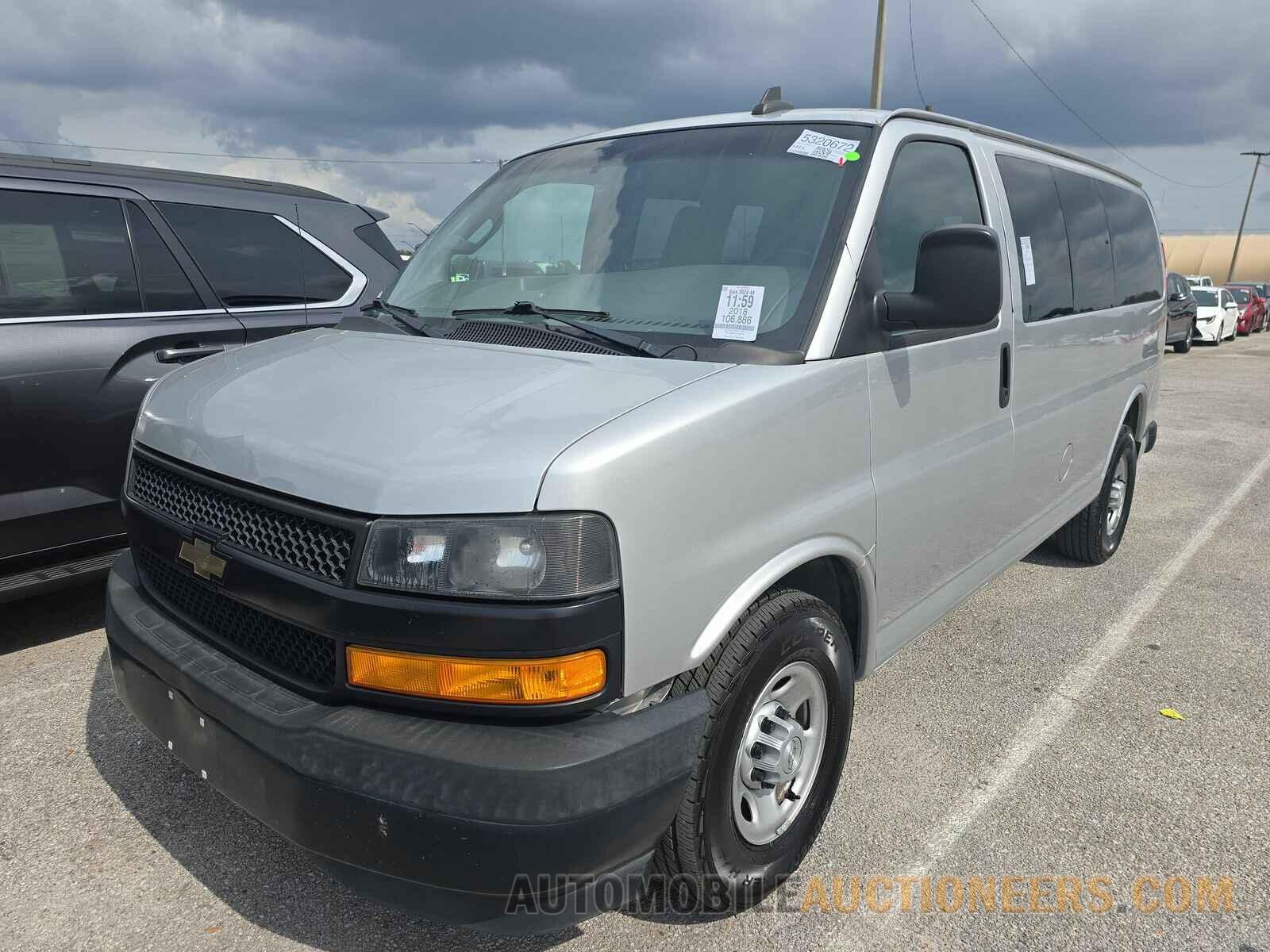 1GAWGEFG9J1329517 Chevrolet Express 2500 2018