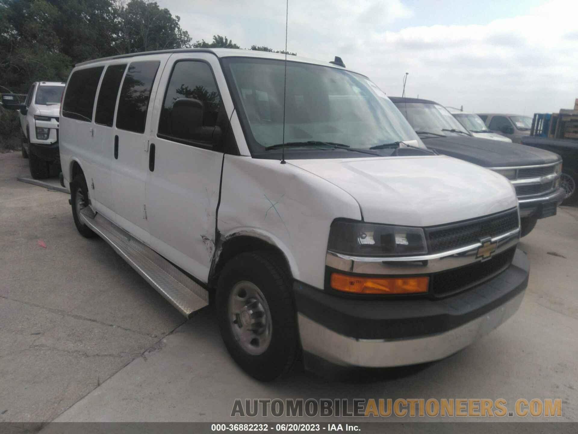 1GAWGFFG3J1318955 CHEVROLET EXPRESS PASSENGER 2018