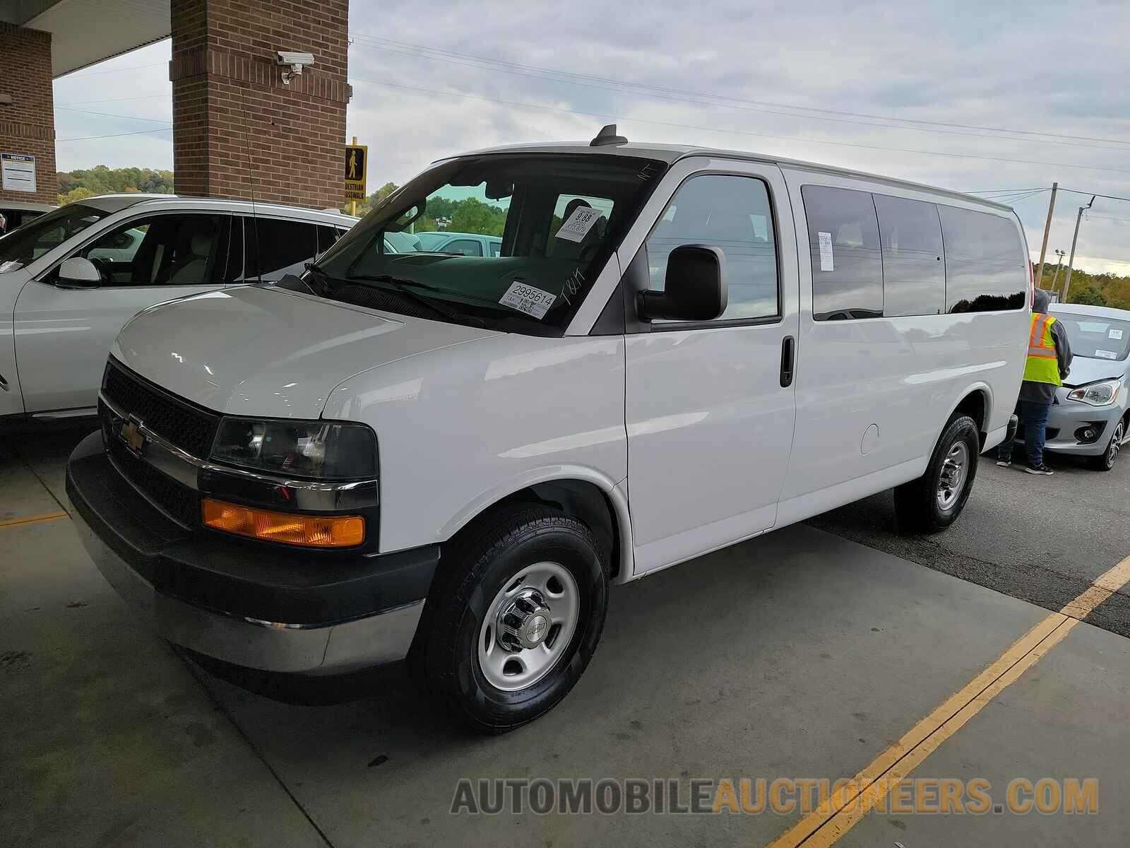 1GAWGFFG9L1182026 Chevrolet Express Passenger 2020