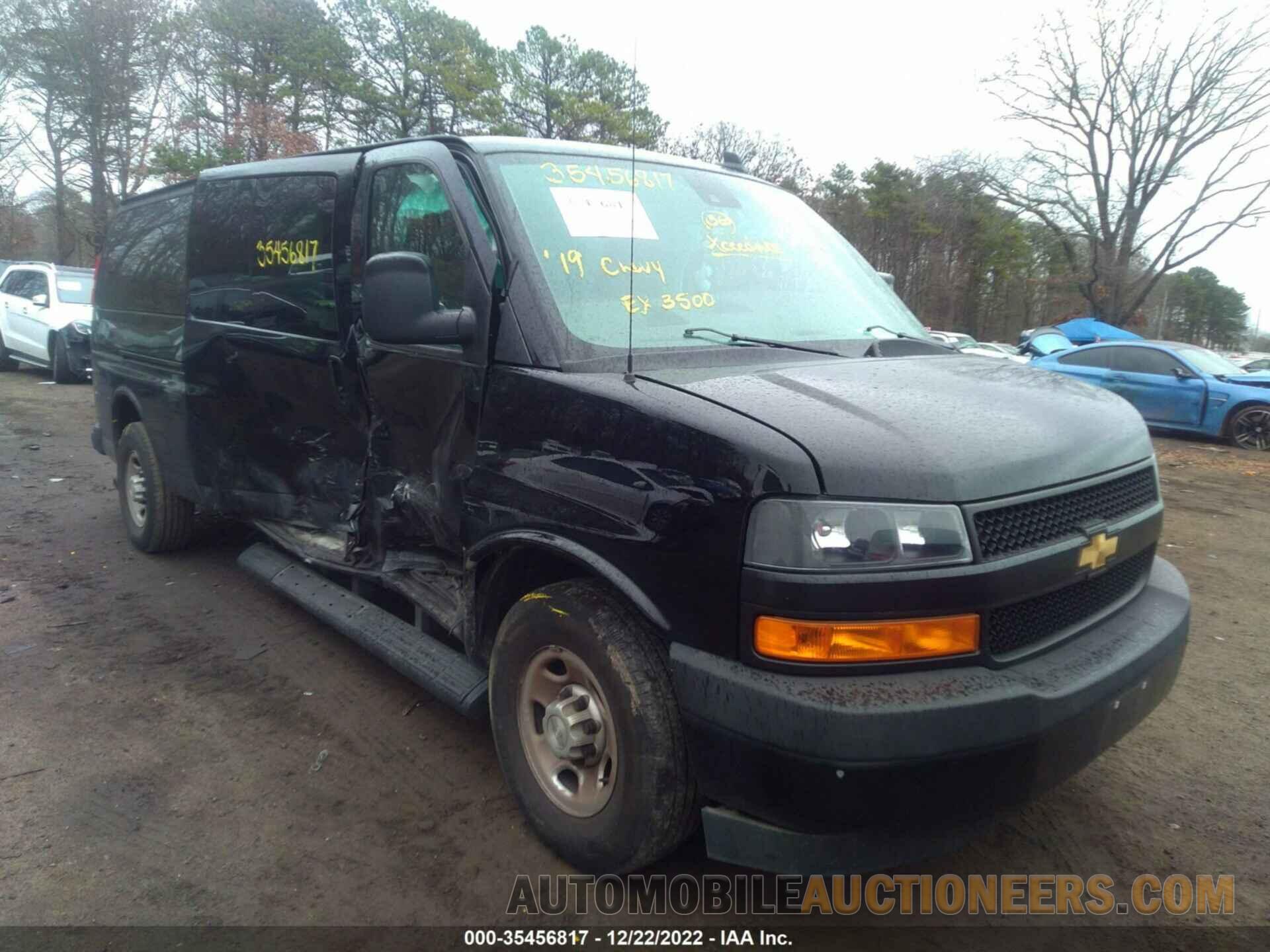 1GAZGNFGXK1347233 CHEVROLET EXPRESS PASSENGER 2019