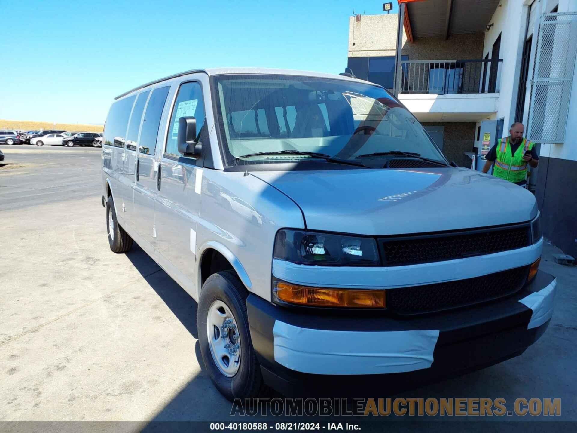 1GAZGNFP0R1203992 CHEVROLET EXPRESS PASSENGER 2024