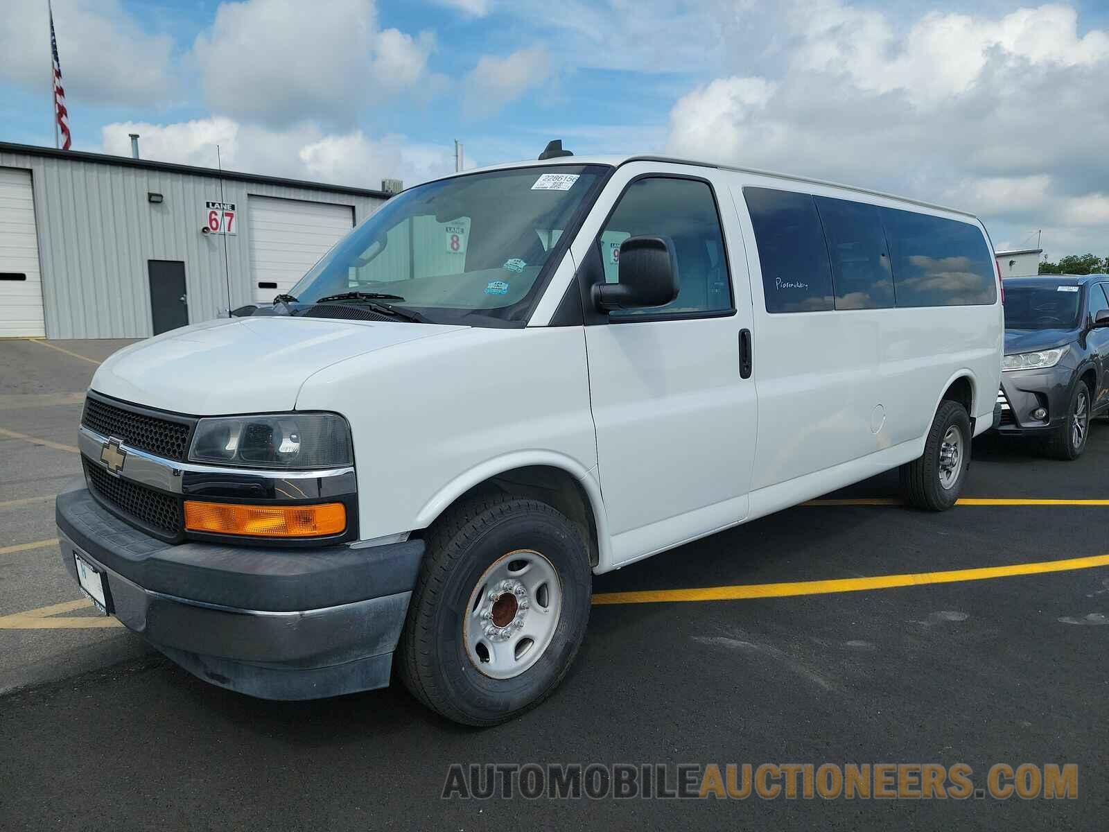 1GAZGPFG2H1124558 Chevrolet Express 2017