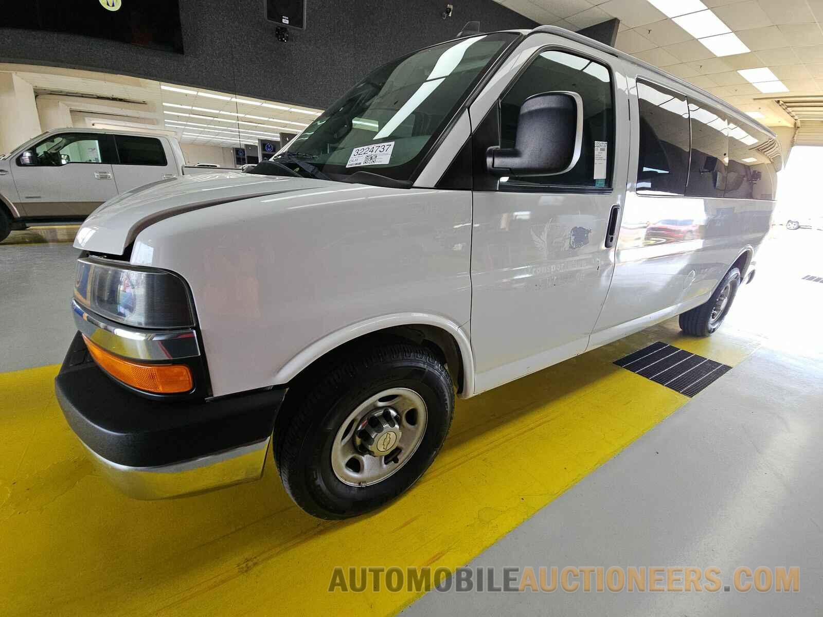 1GAZGPFG6G1185443 Chevrolet Express 2016