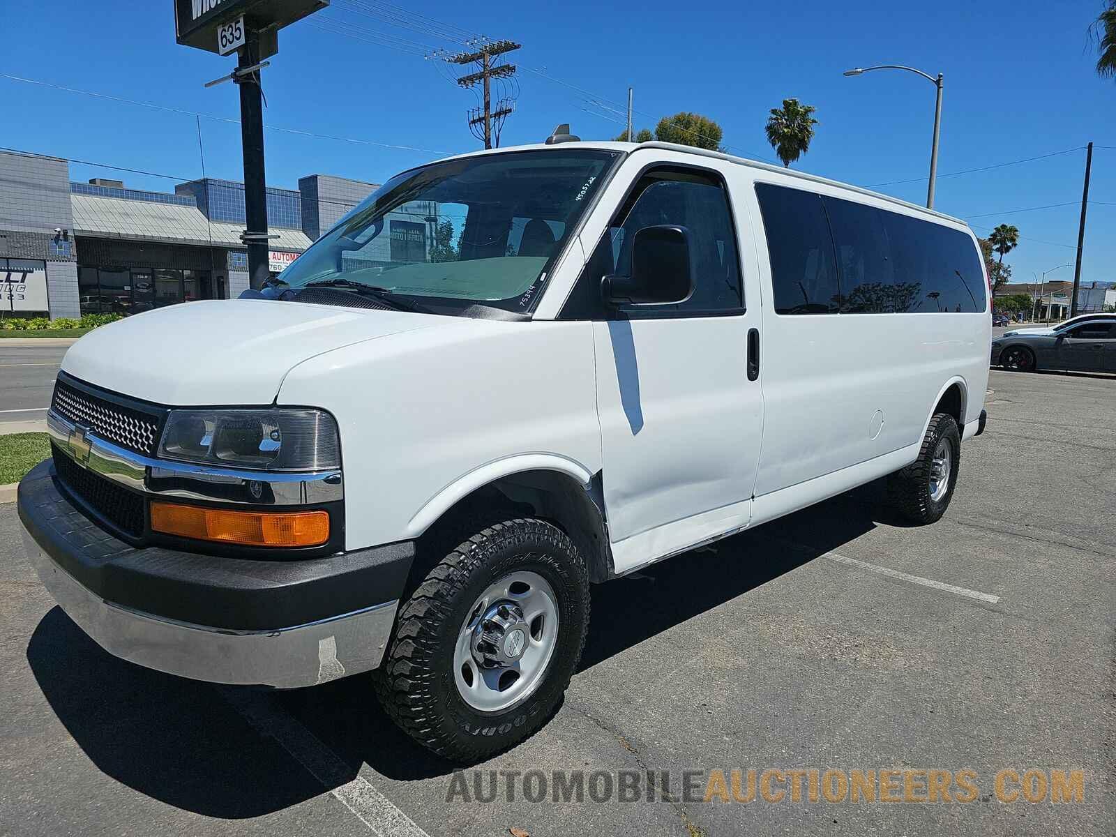 1GAZGPFG6H1166070 Chevrolet Express 2017