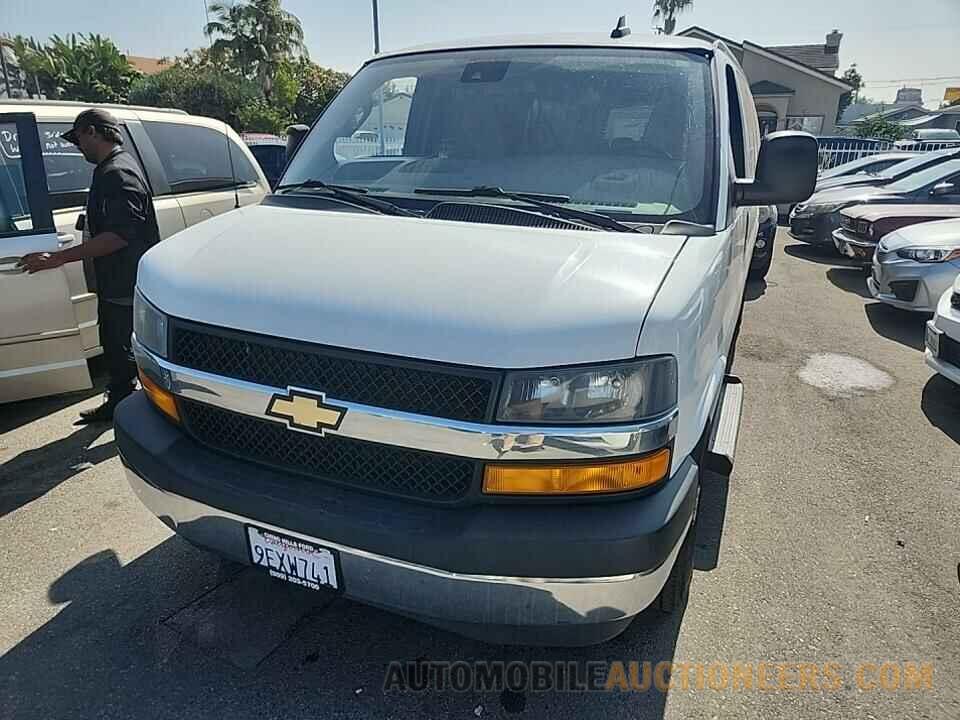 1GAZGPFG6K1200483 Chevrolet Express Passenger 2019