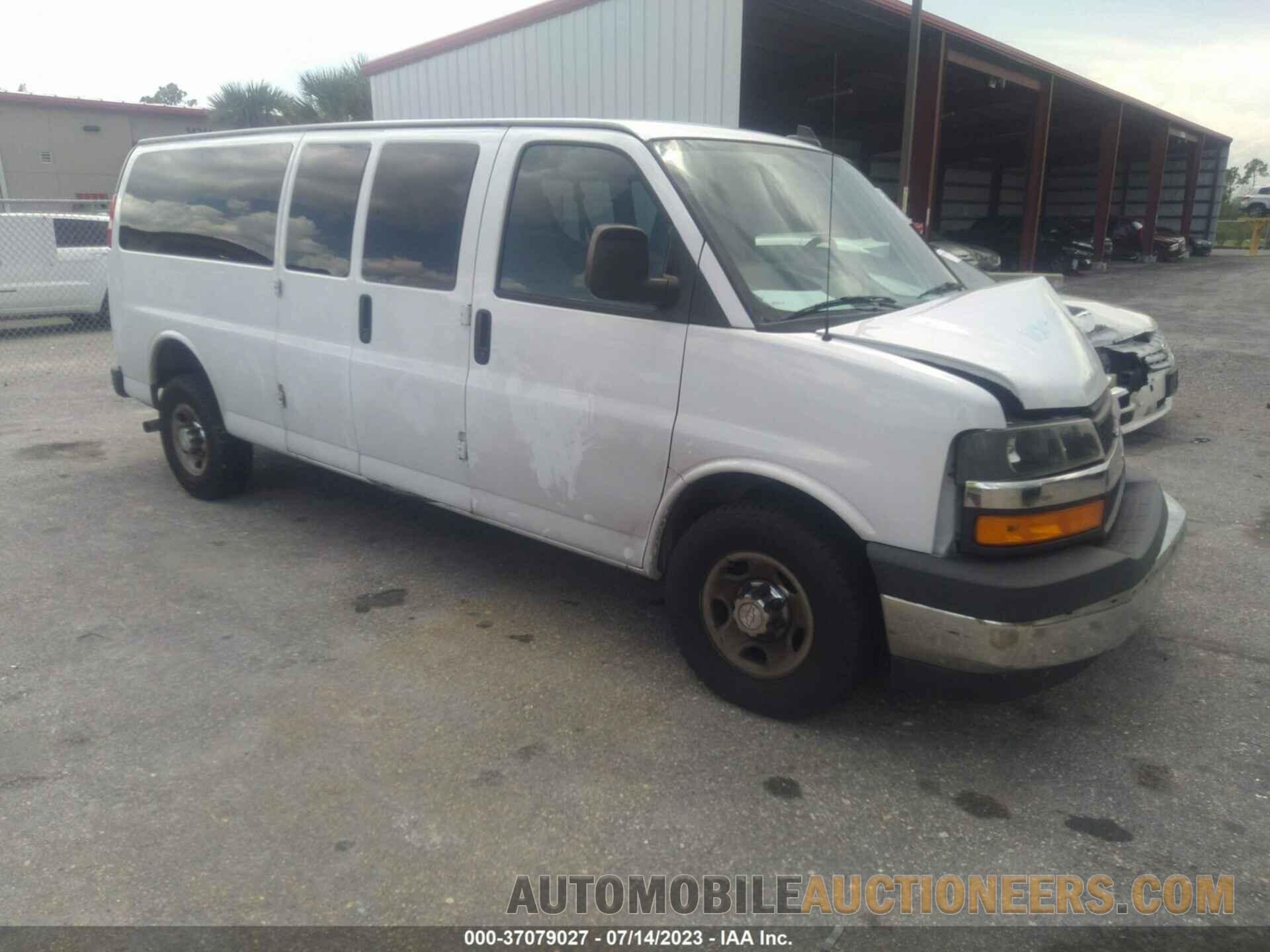 1GAZGPFG8J1304438 CHEVROLET EXPRESS PASSENGER 2018