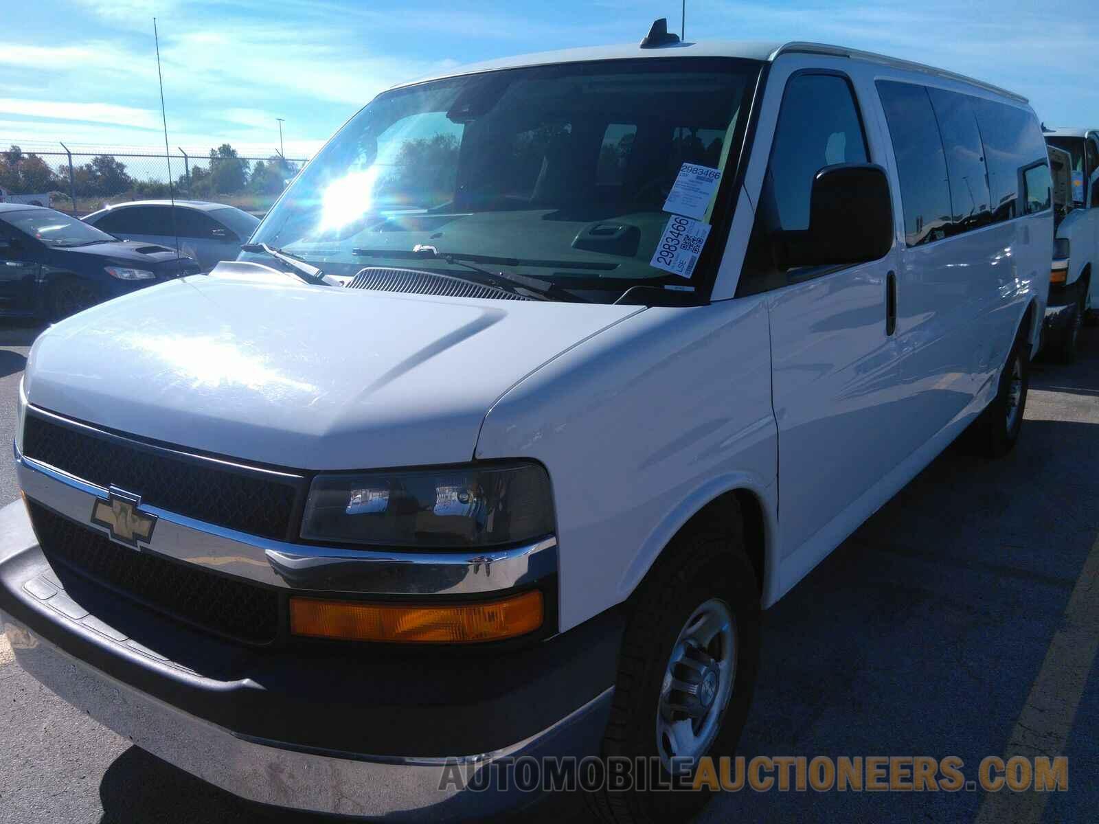 1GAZGPFP6K1303502 Chevrolet Express Passenger 2019