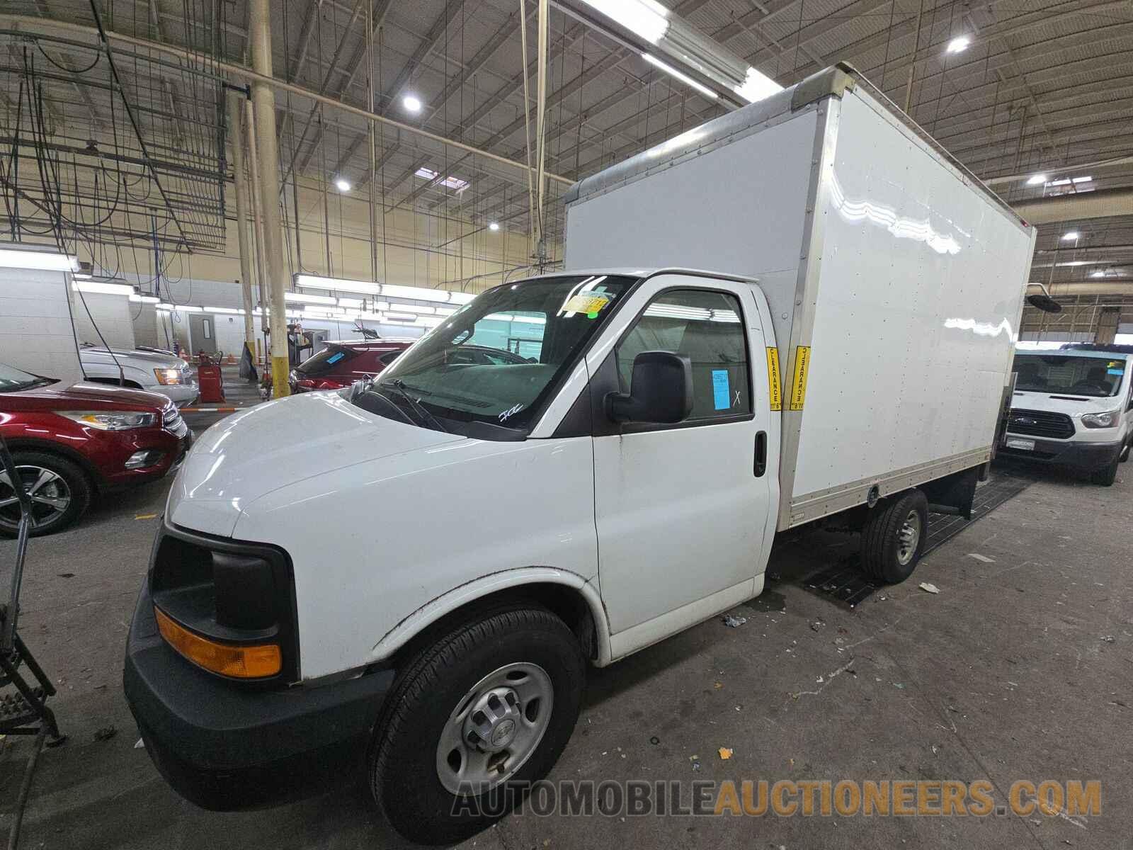 1GB0GRFF3H1305806 Chevrolet Express 2017