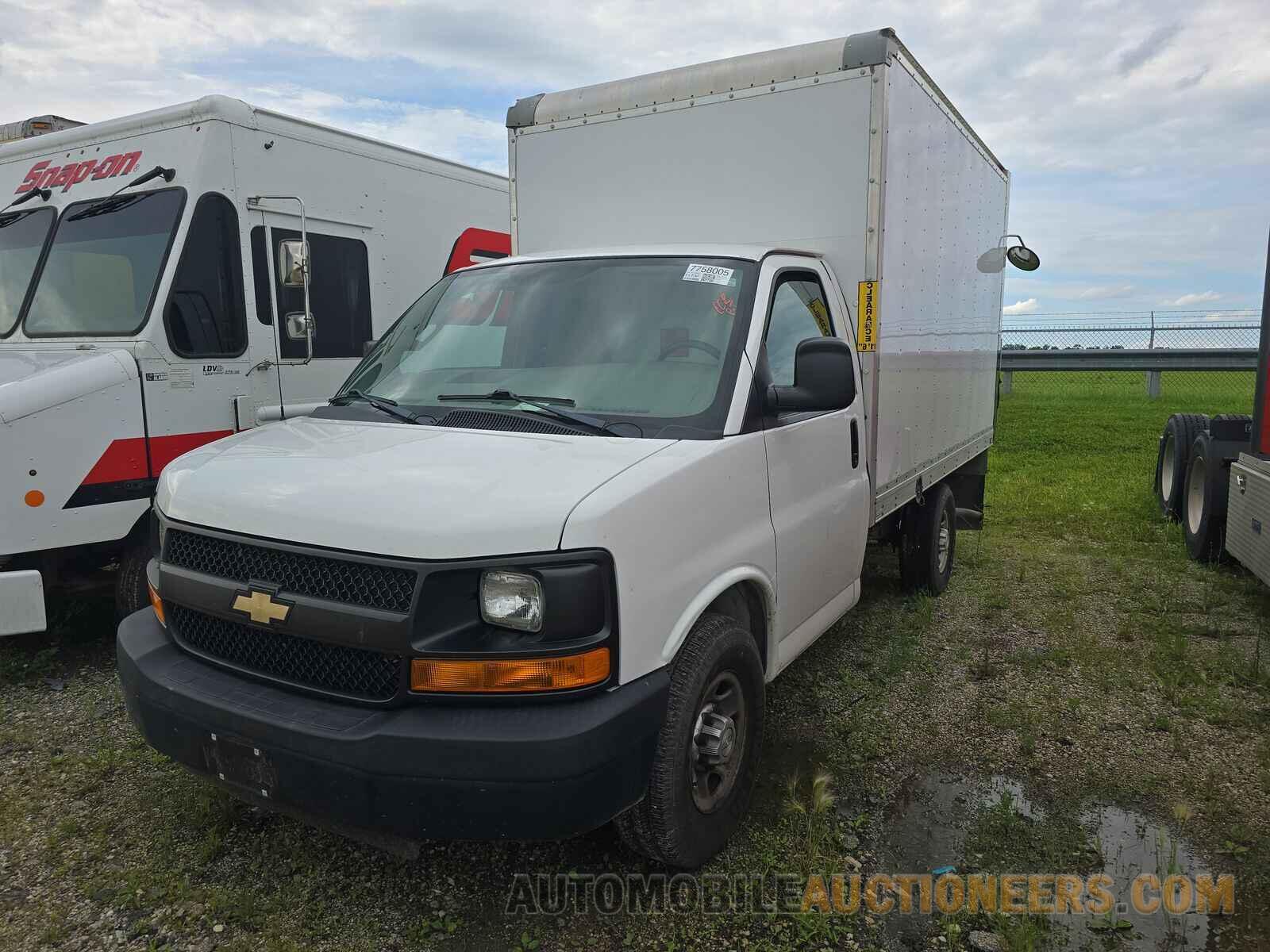 1GB0GRFF5G1255957 Chevrolet Express 2016