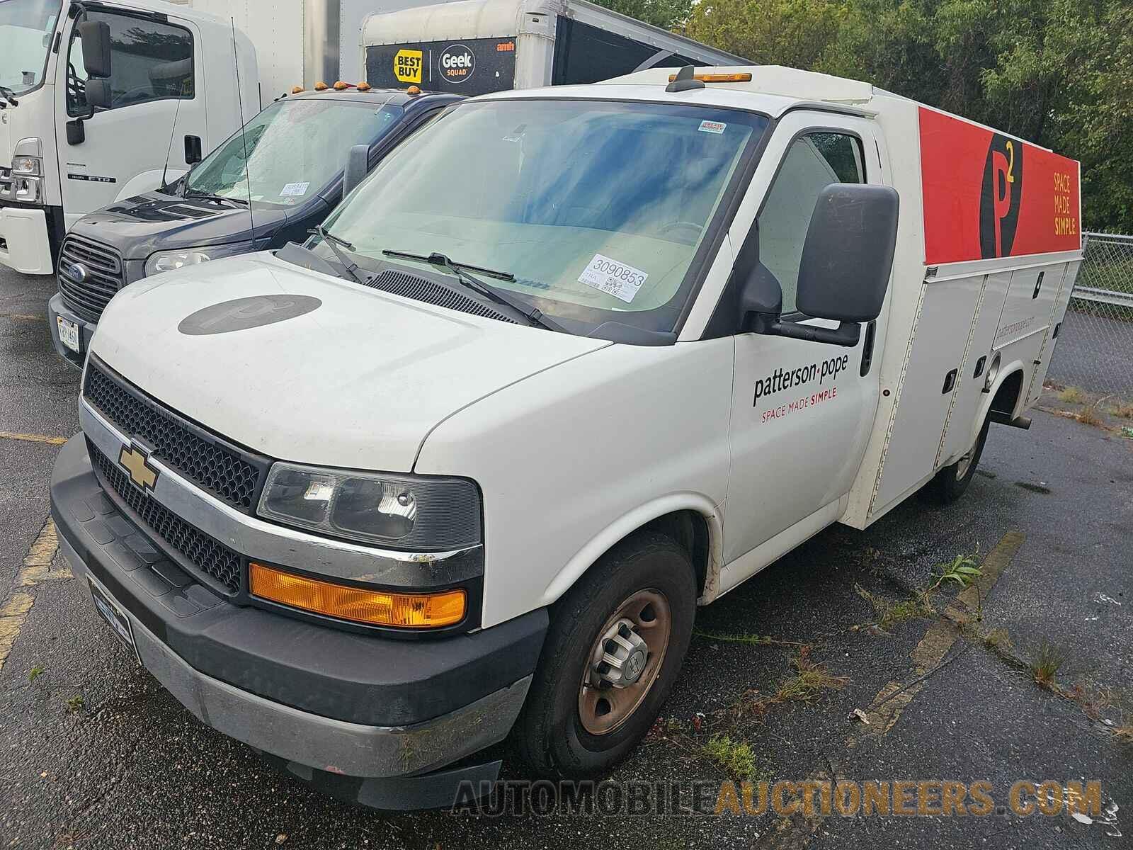 1GB0GRFG3J1242723 Chevrolet Express 2018