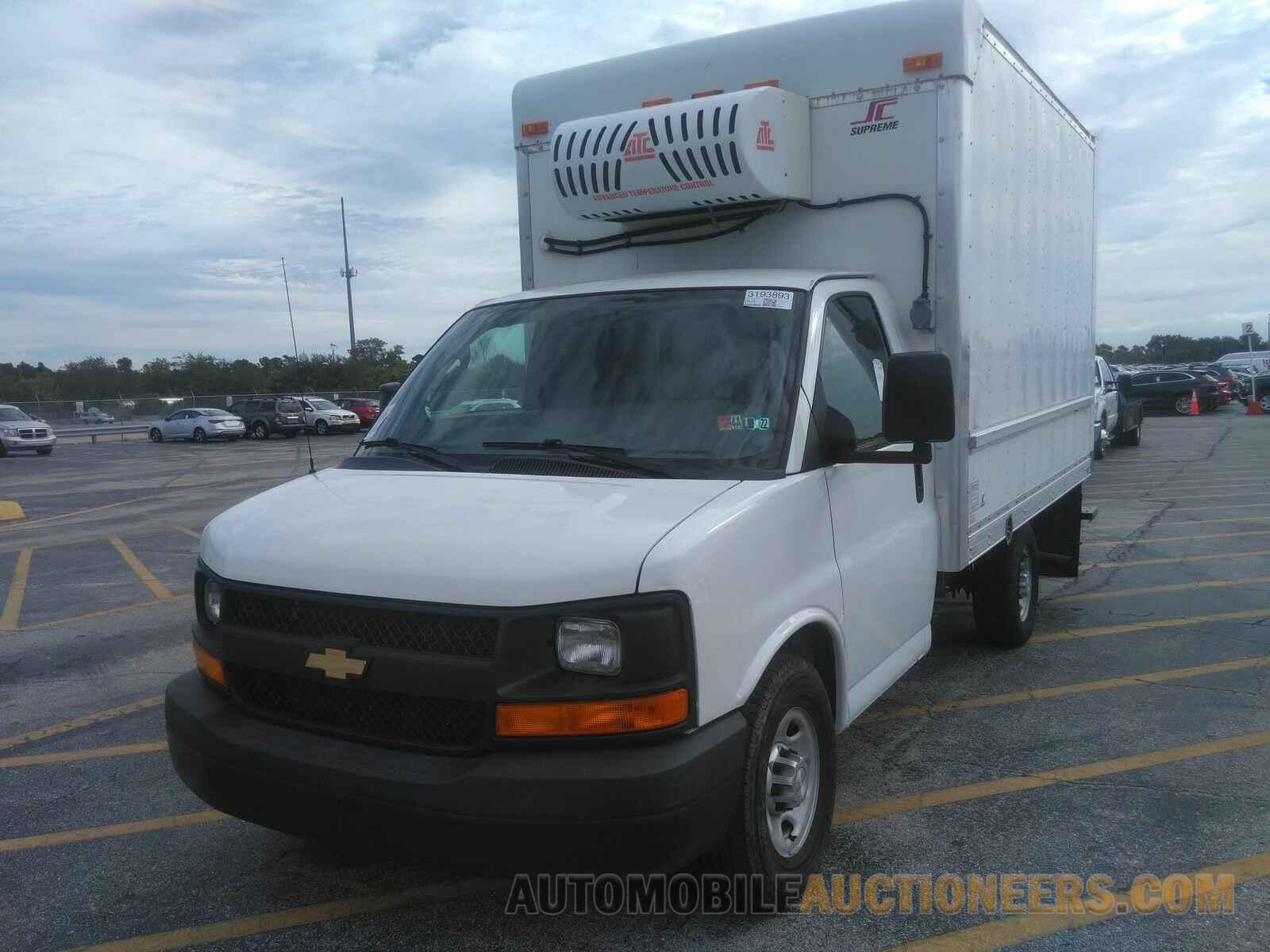 1GB0GRFG8G1162018 Chevrolet Express Commercial Cutaway 2016