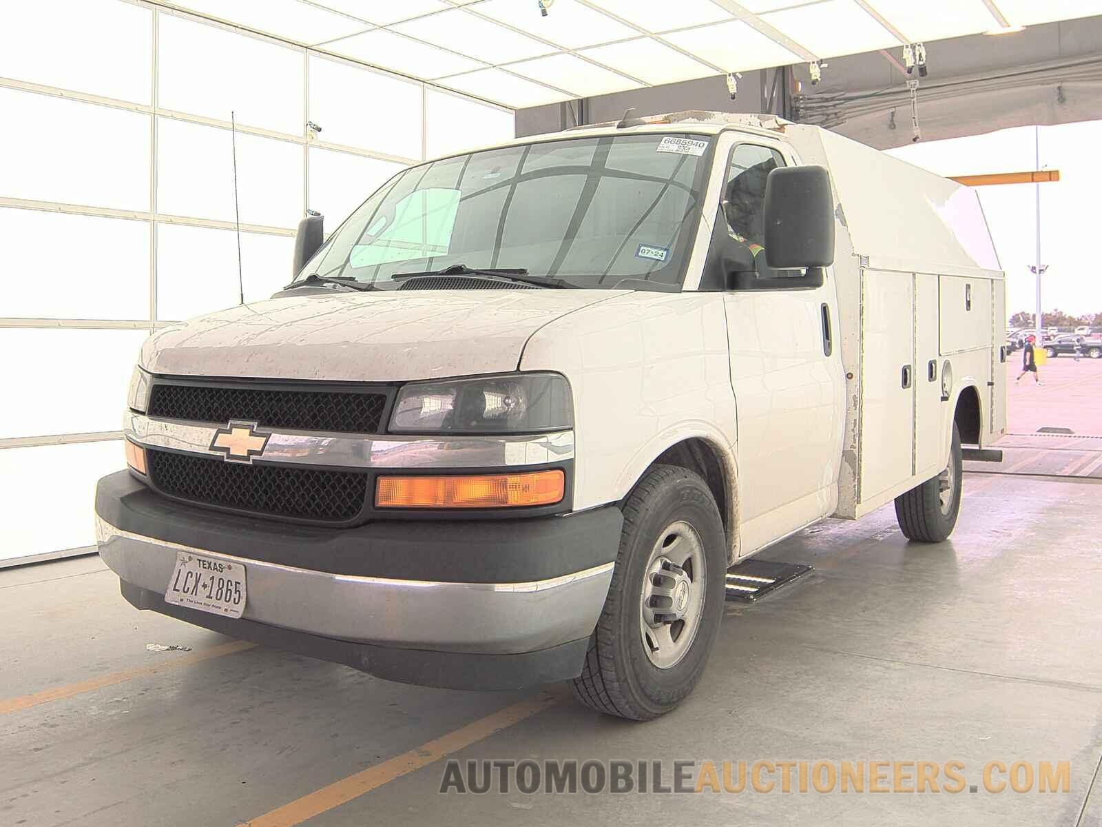 1GB0GRFG8H1350684 Chevrolet Express 2017