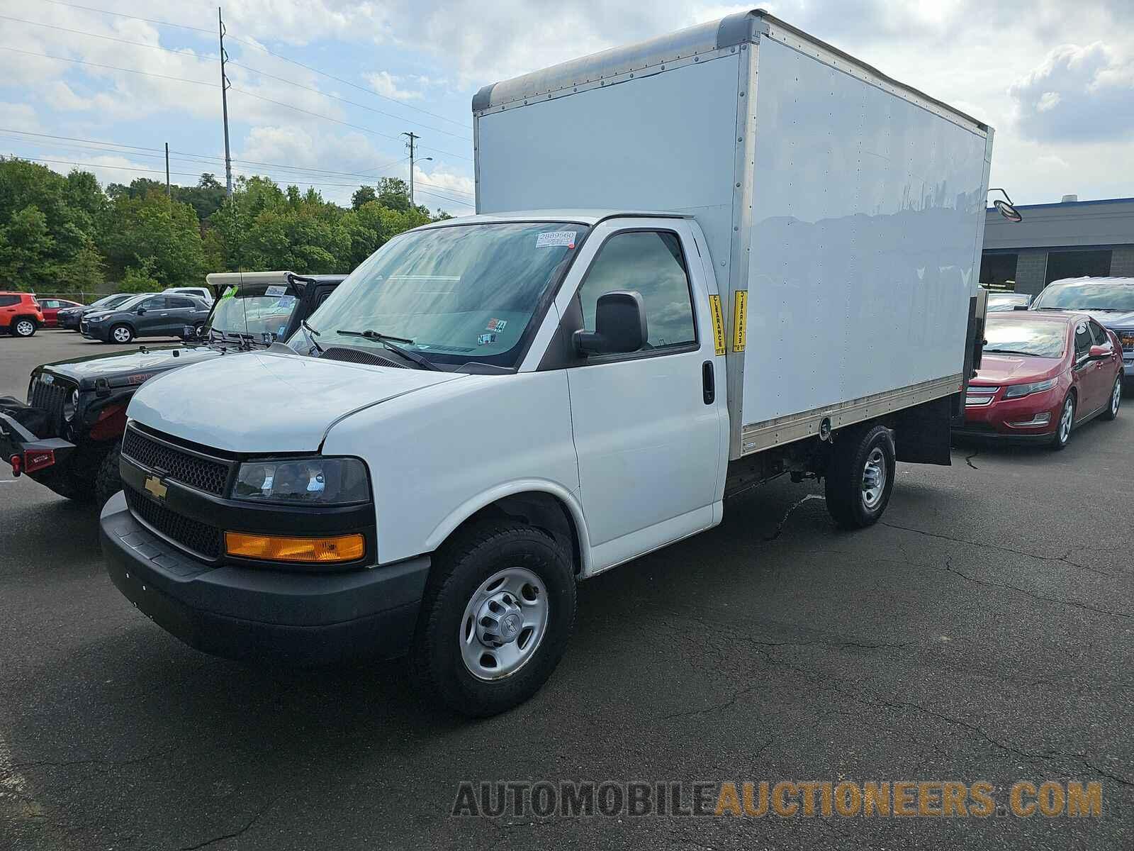 1GB0GRFPXJ1301458 Chevrolet Express 2018