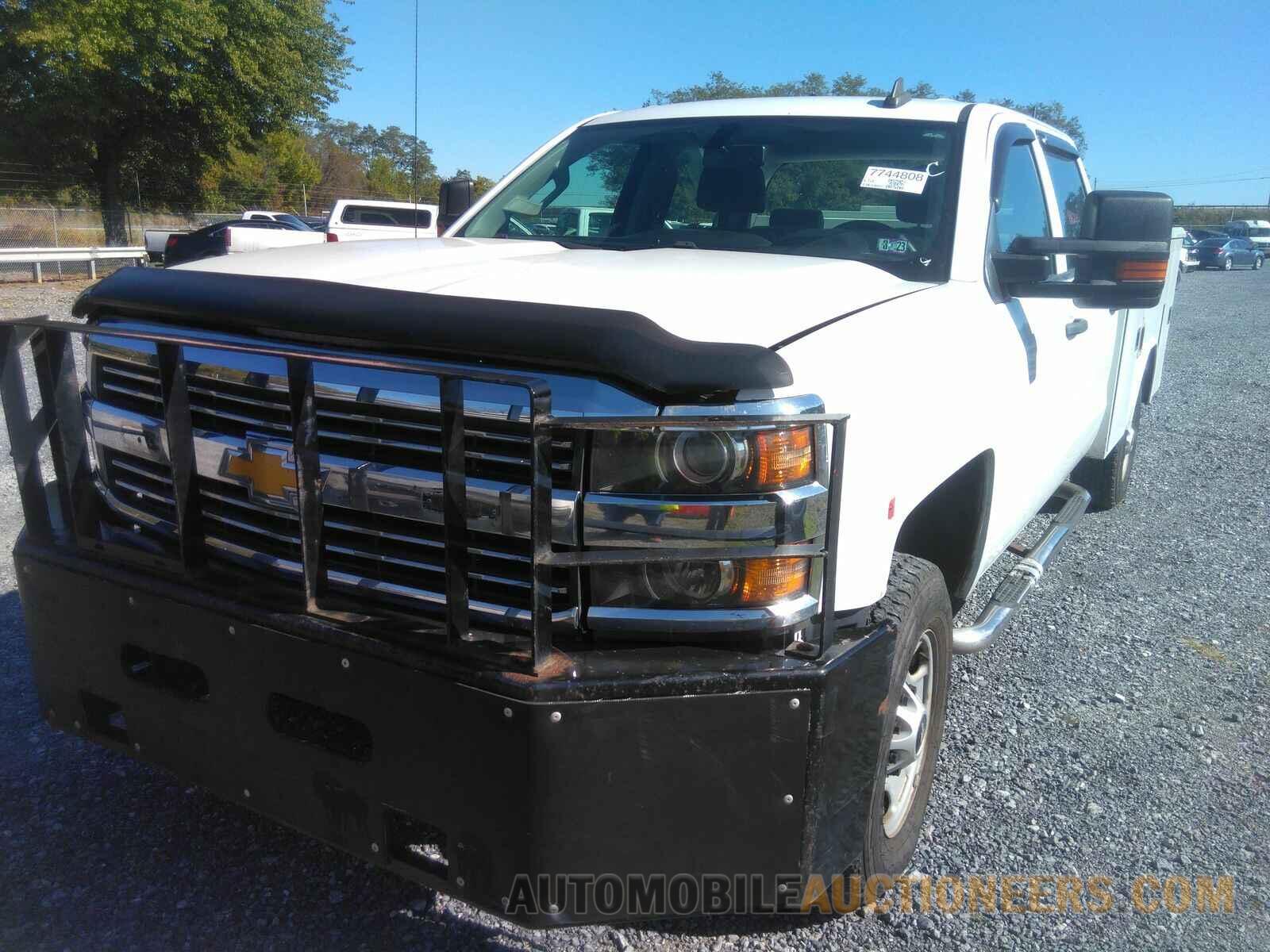 1GB1KUEG9JF159825 Chevrolet Silverado 2500HD 2018