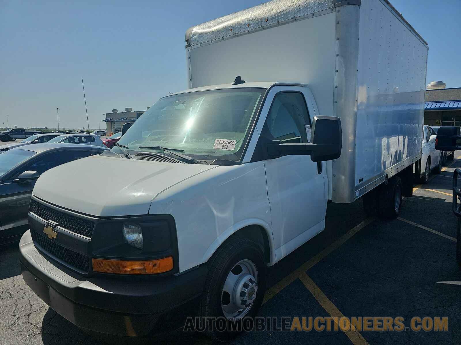 1GB3GSCG3H1121645 Chevrolet Express 2017