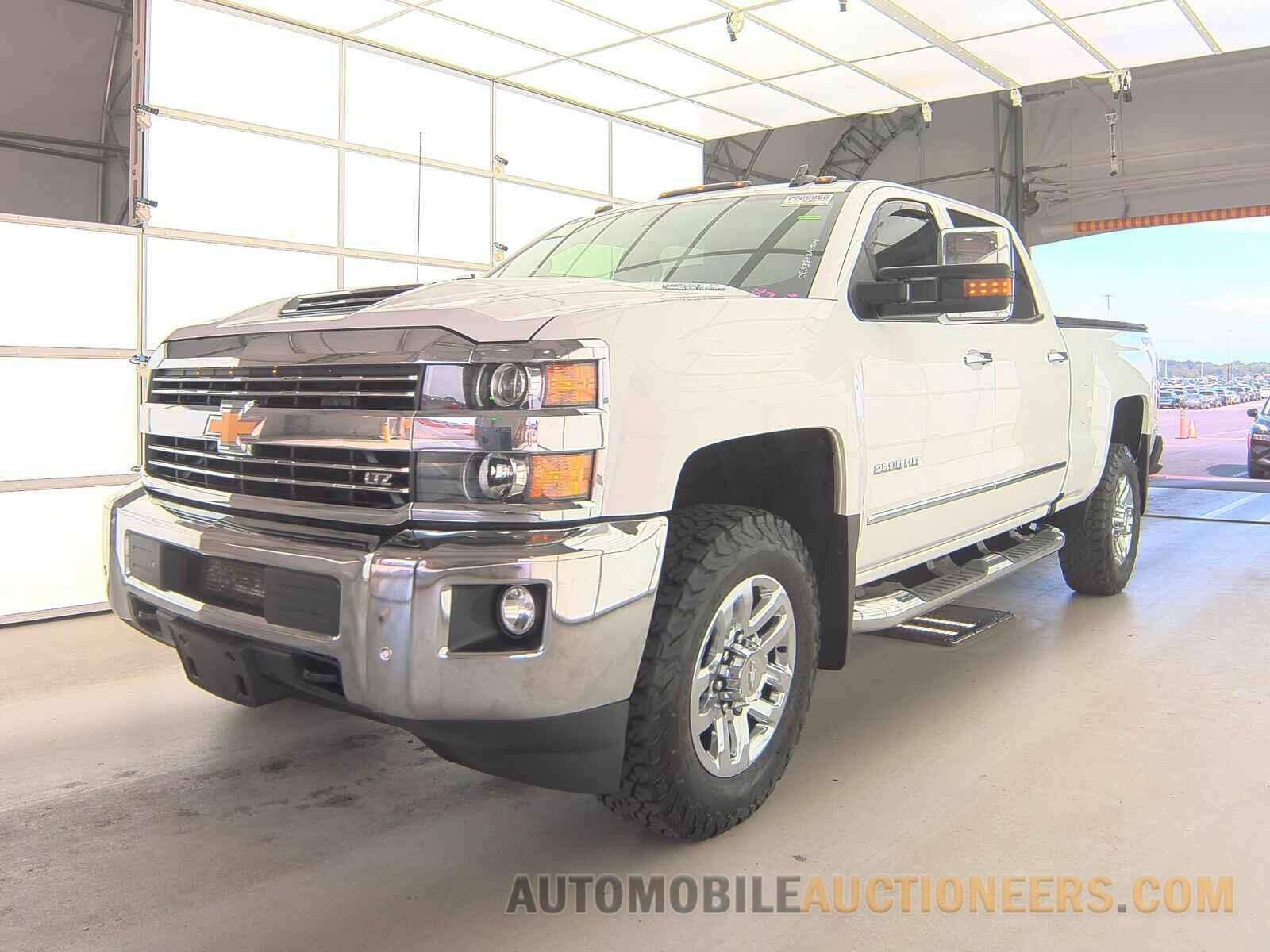 1GC1KWEY0JF142945 Chevrolet Silverado 2500HD 2018