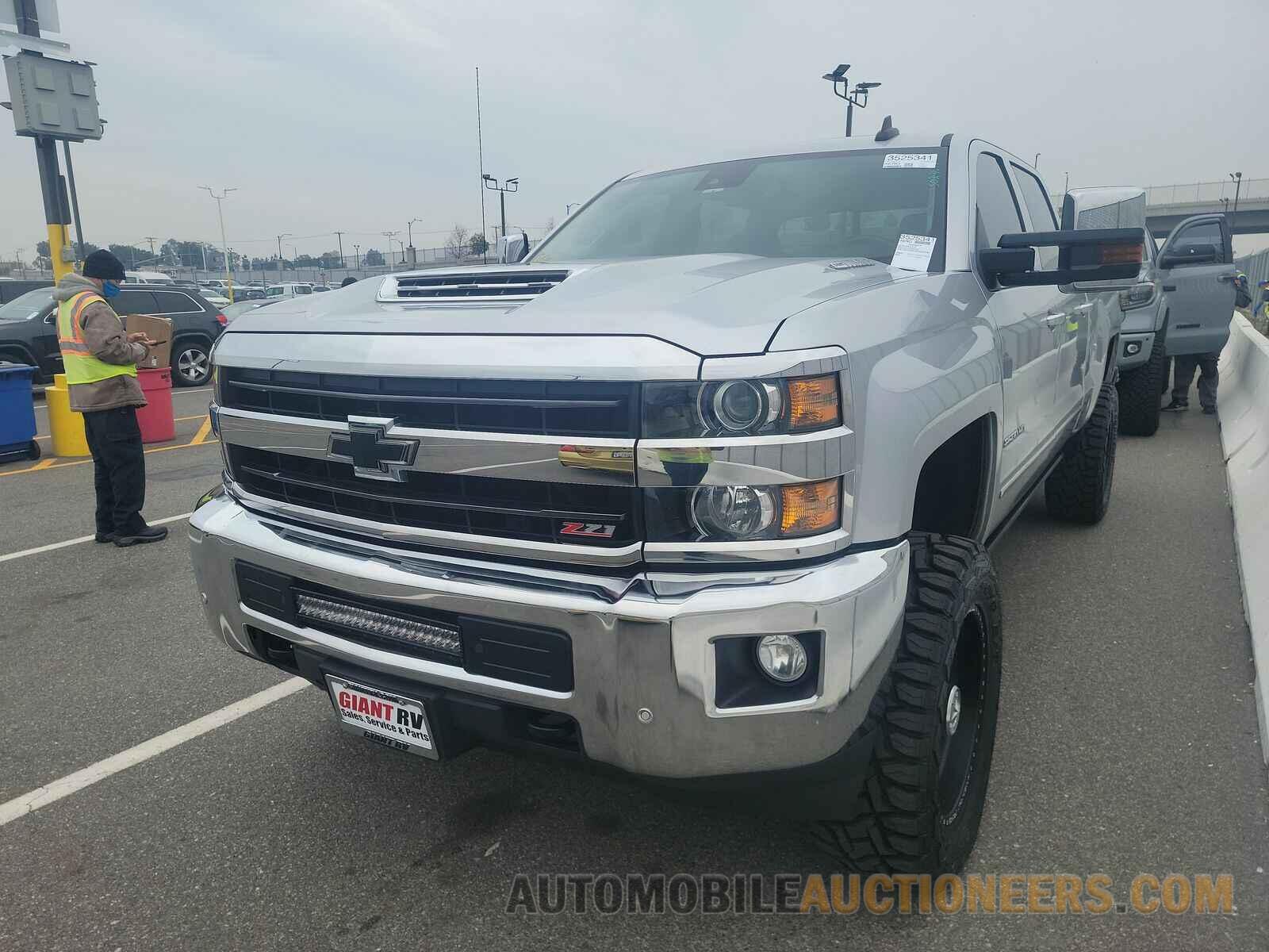 1GC1KWEY2JF203132 Chevrolet Silverado 2500HD 2018