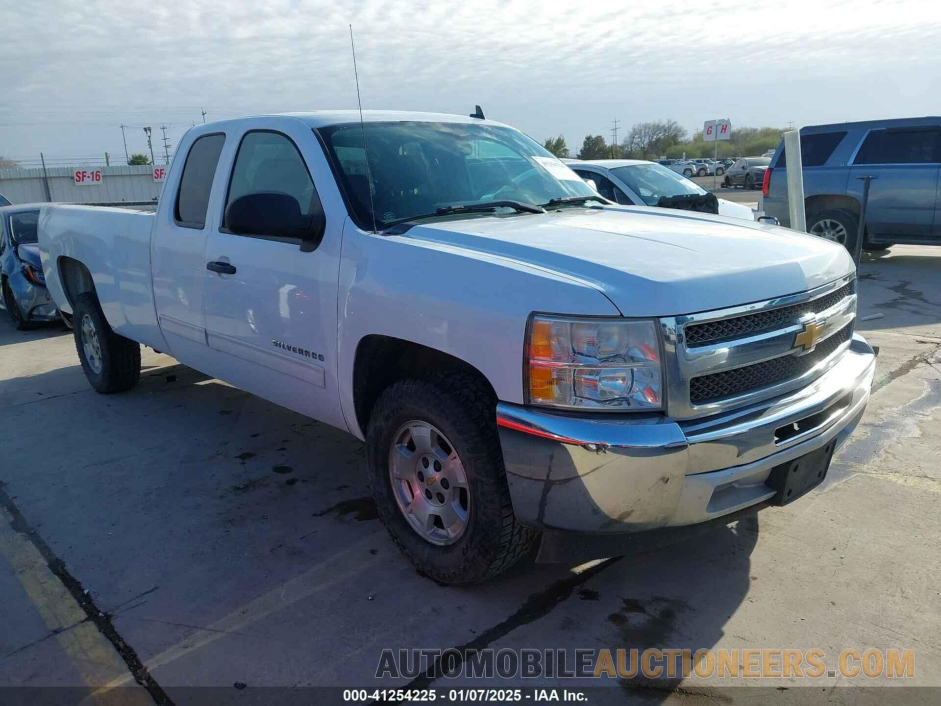 1GCRCSE08DZ166948 CHEVROLET SILVERADO 1500 2013