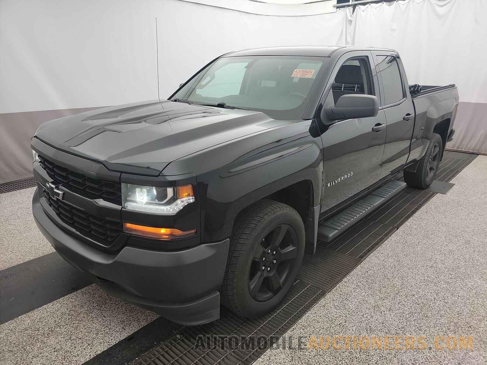 1GCVKNEC7JZ135229 Chevrolet Silverado 1500 2018