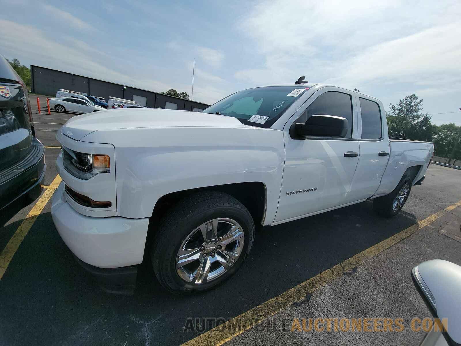 1GCVKPEC0JZ328513 Chevrolet Silverado 1500 2018