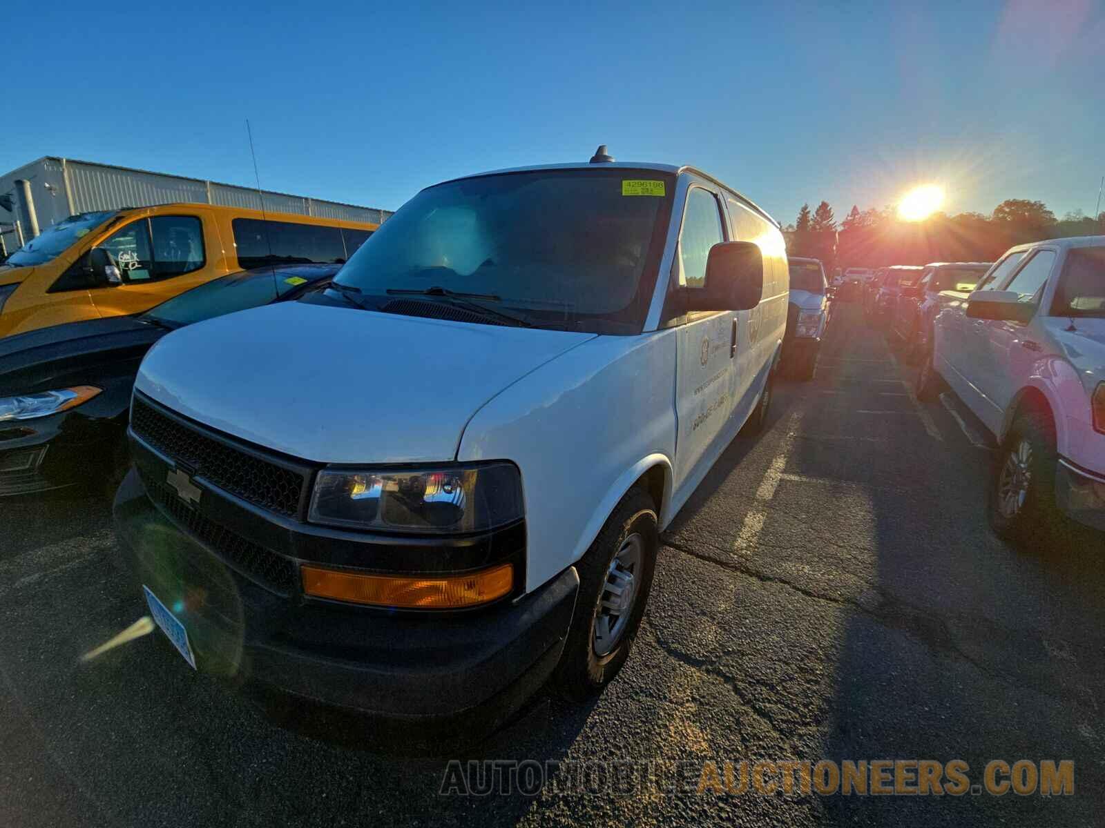 1GCWGAFG4J1239661 Chevrolet Express 2500 2018