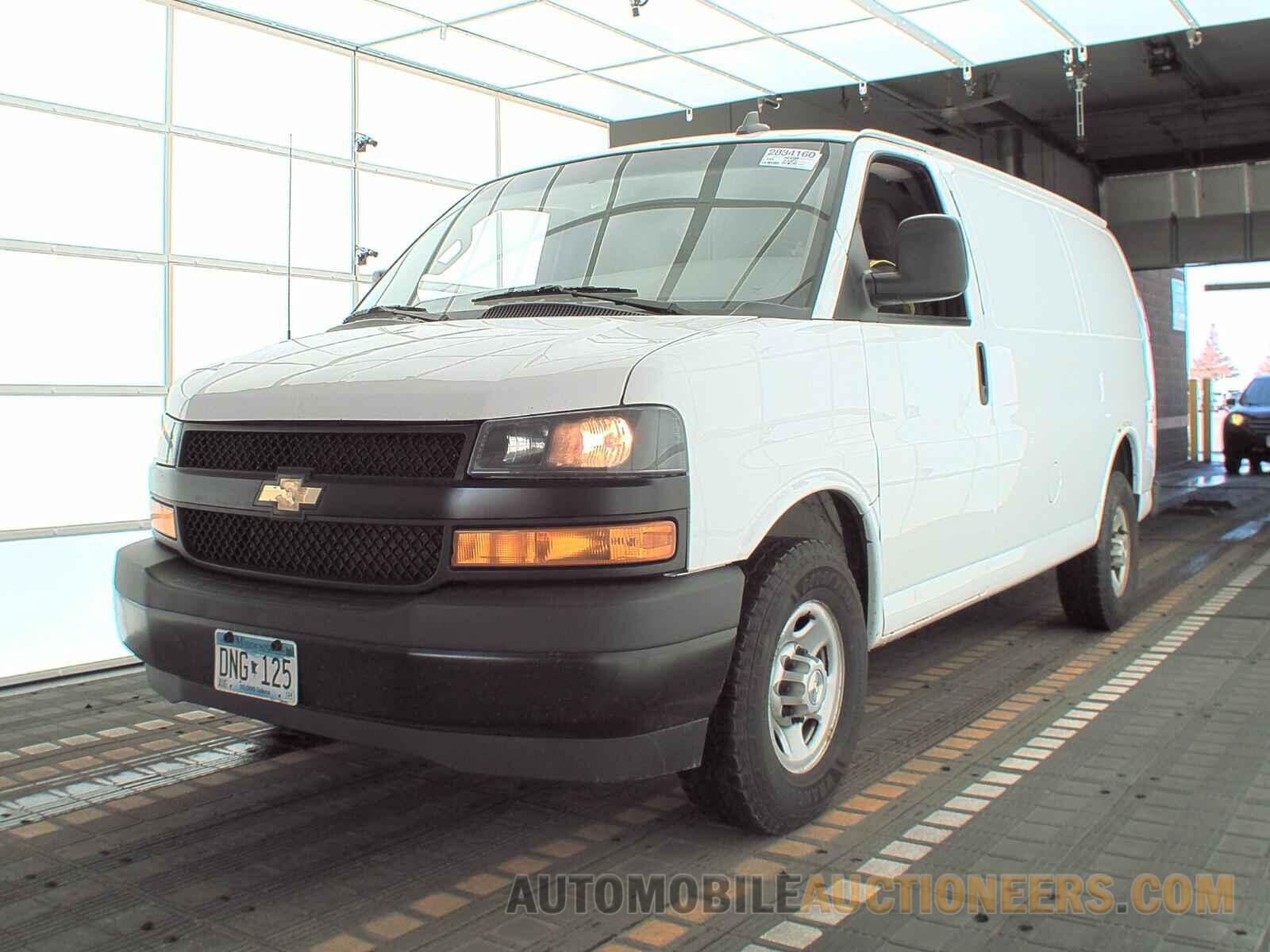 1GCWGAFP7J1320072 Chevrolet Express 2500 2018