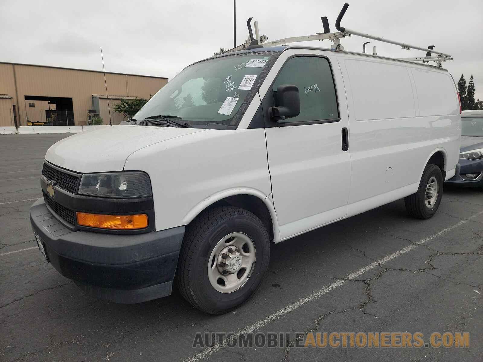 1GCWGAFP8J1338340 Chevrolet Express 2500 2018