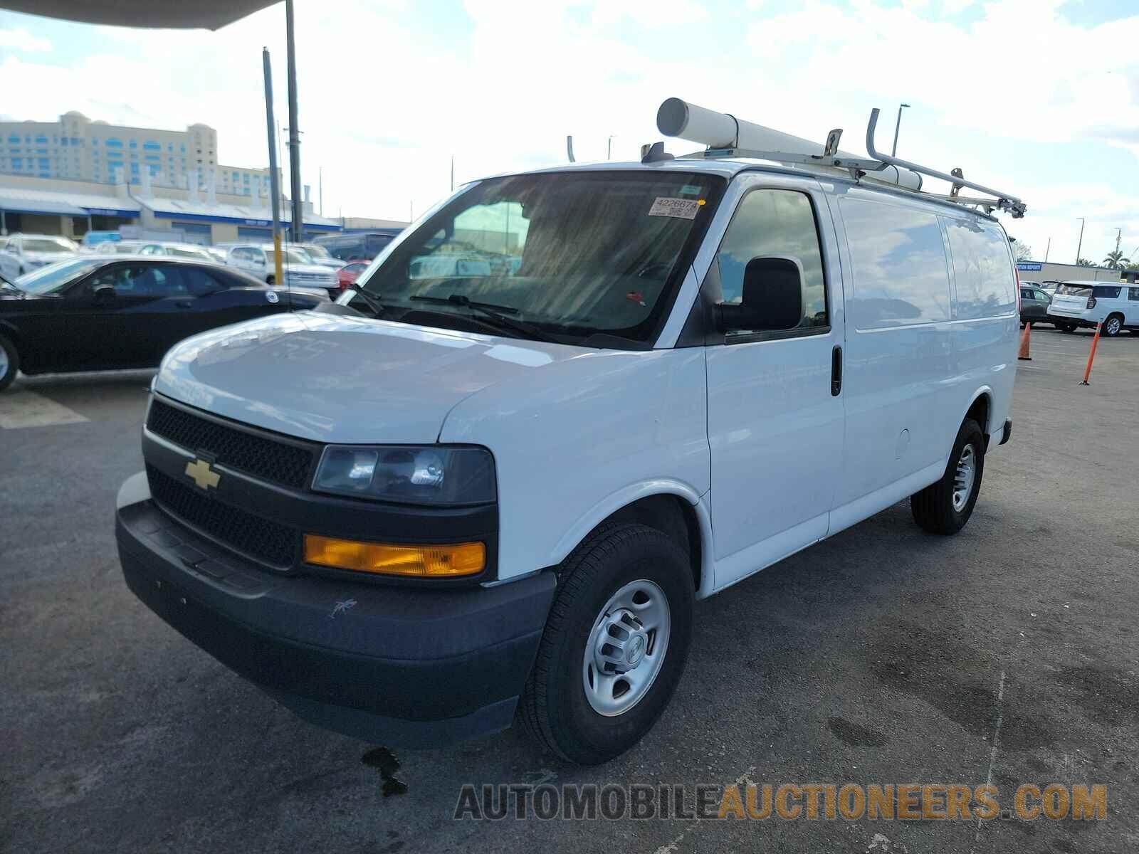 1GCWGAFP8J1339407 Chevrolet Express 2500 2018