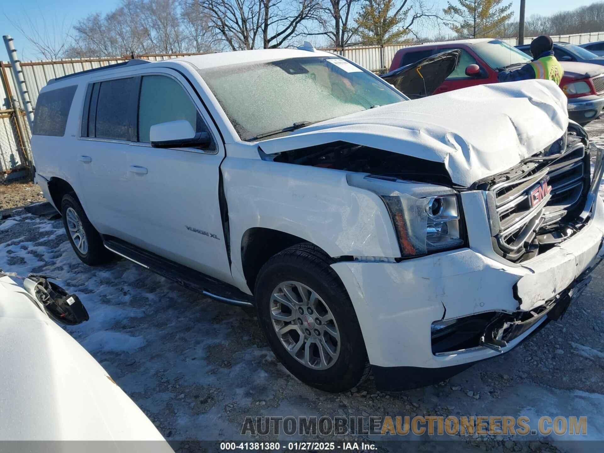 1GKS2GKC6HR117581 GMC YUKON XL 2017