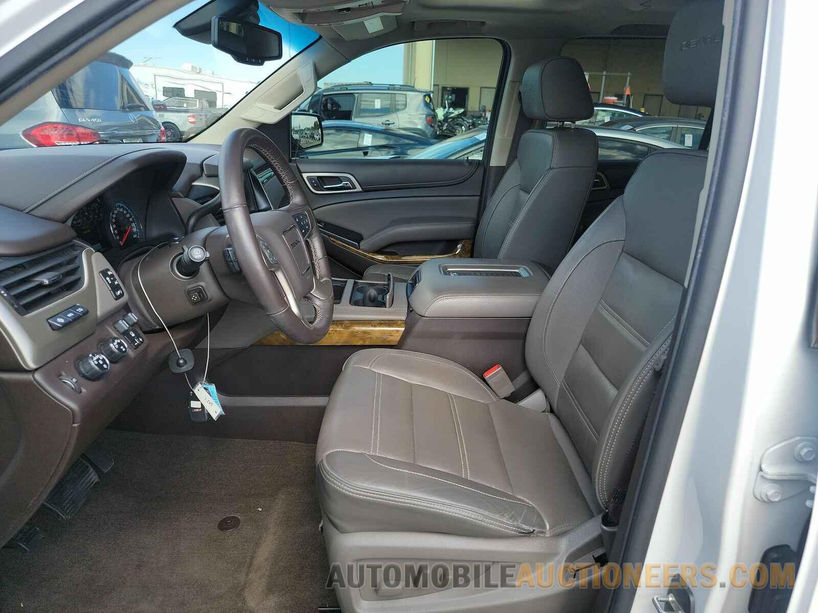 1GKS2HKJ7HR132935 GMC Yukon XL 2017