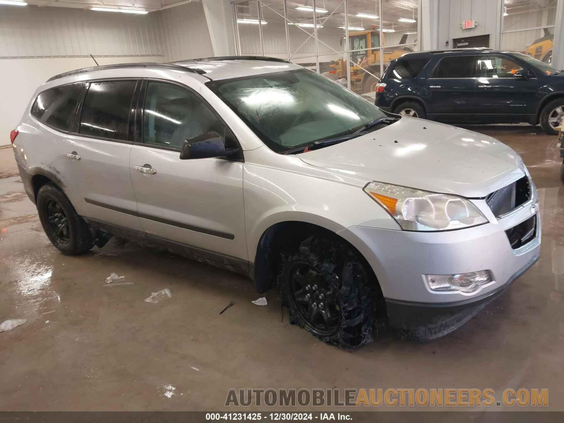 1GNKRFED6BJ259562 CHEVROLET TRAVERSE 2011