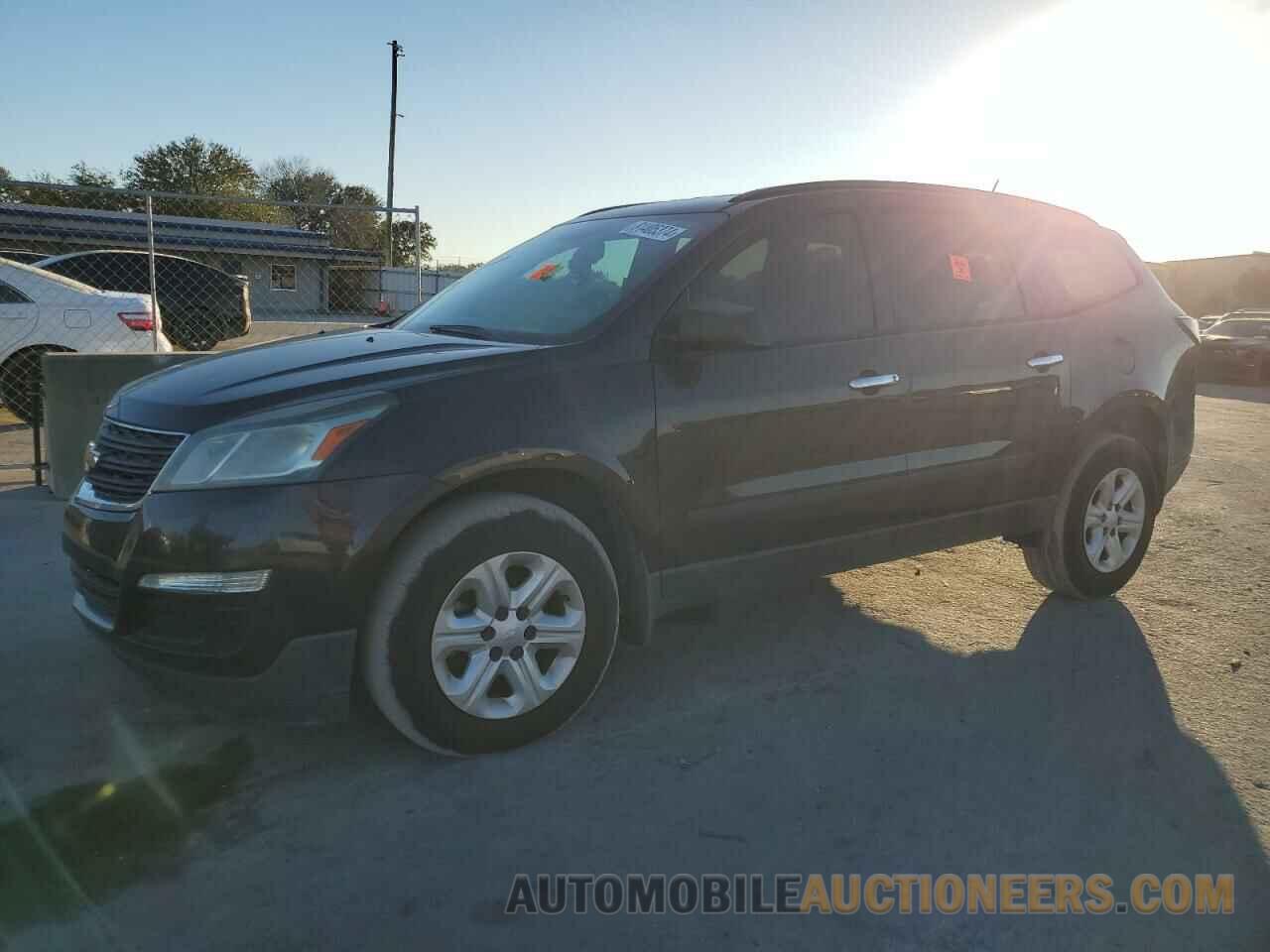 1GNKRFED6FJ117976 CHEVROLET TRAVERSE 2015