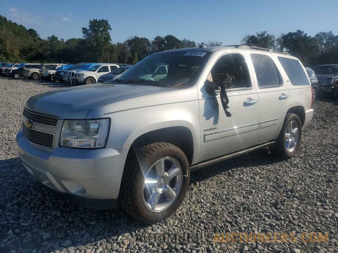 1GNSCCE04DR375716 CHEVROLET TAHOE 2013