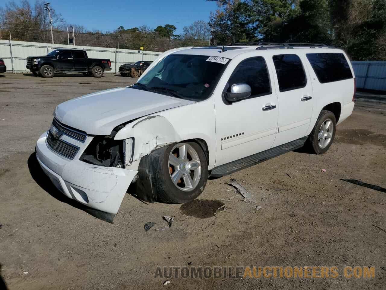 1GNSCJE01BR335269 CHEVROLET SUBURBAN 2011