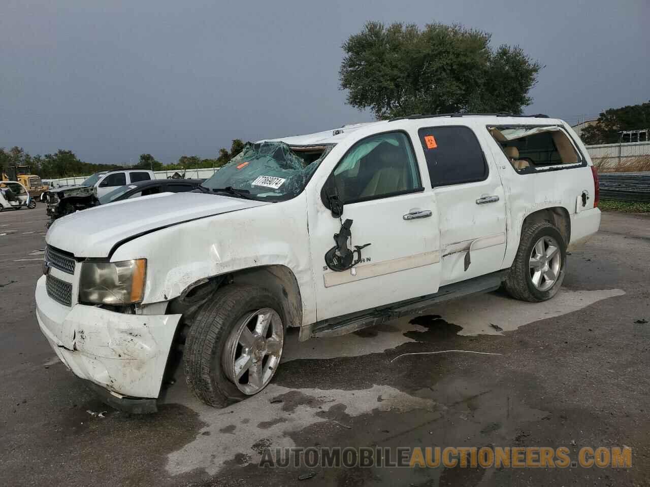 1GNSCJE06BR155253 CHEVROLET SUBURBAN 2011