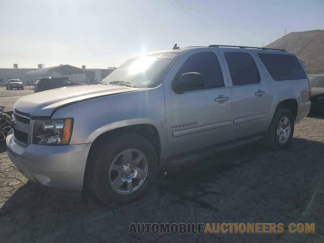 1GNSCJE06BR341889 CHEVROLET SUBURBAN 2011