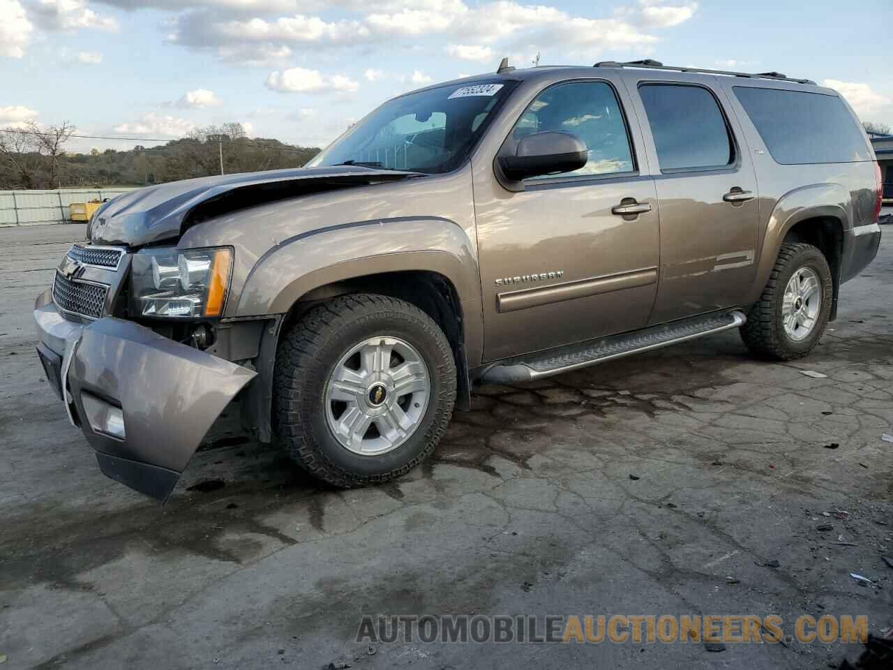 1GNSKJE74DR264717 CHEVROLET SUBURBAN 2013