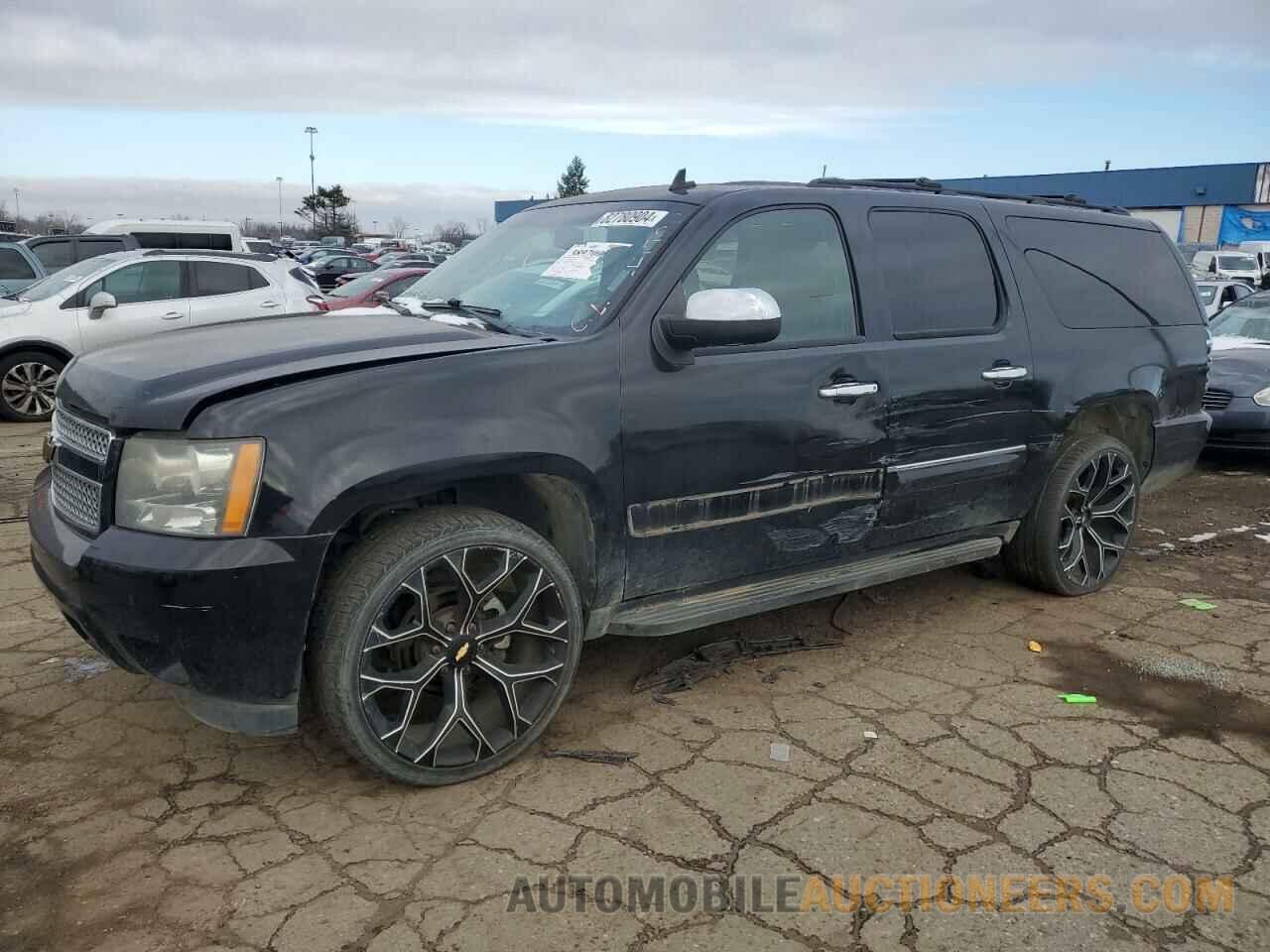 1GNSKKE38BR302272 CHEVROLET SUBURBAN 2011