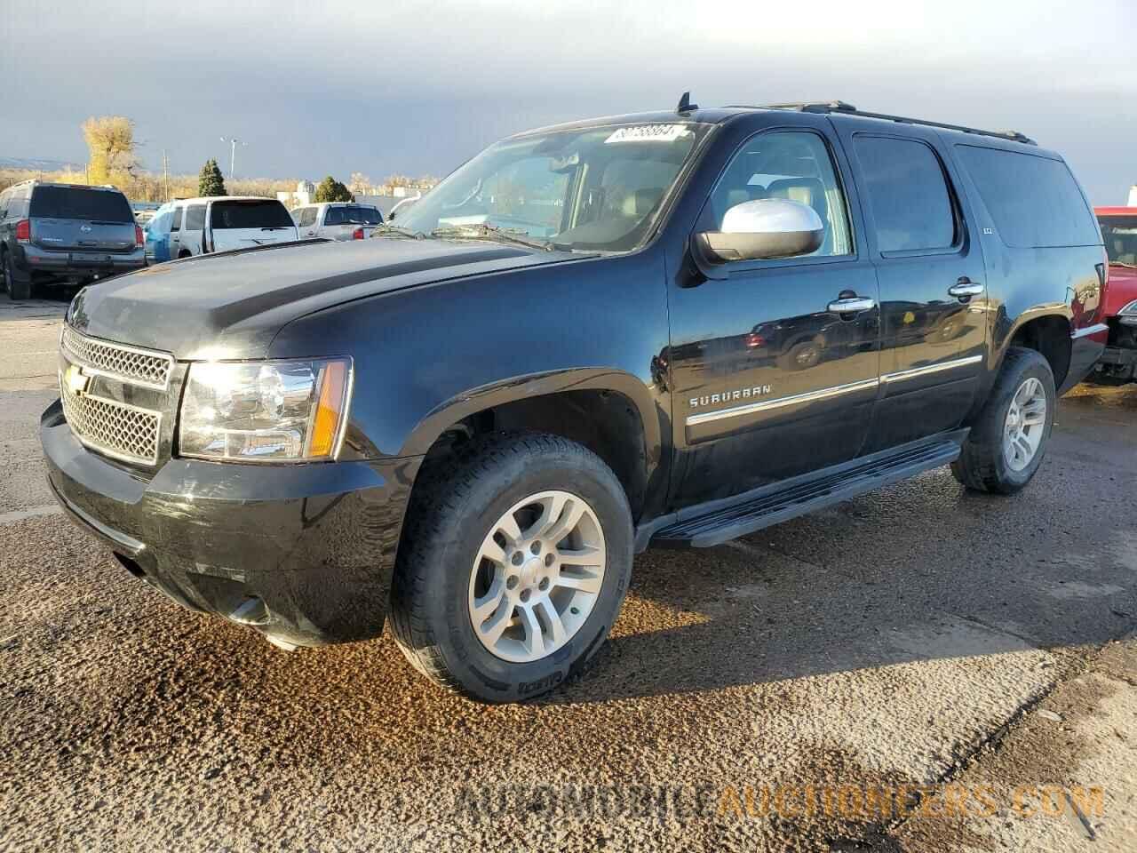 1GNSKKE78DR319188 CHEVROLET SUBURBAN 2013